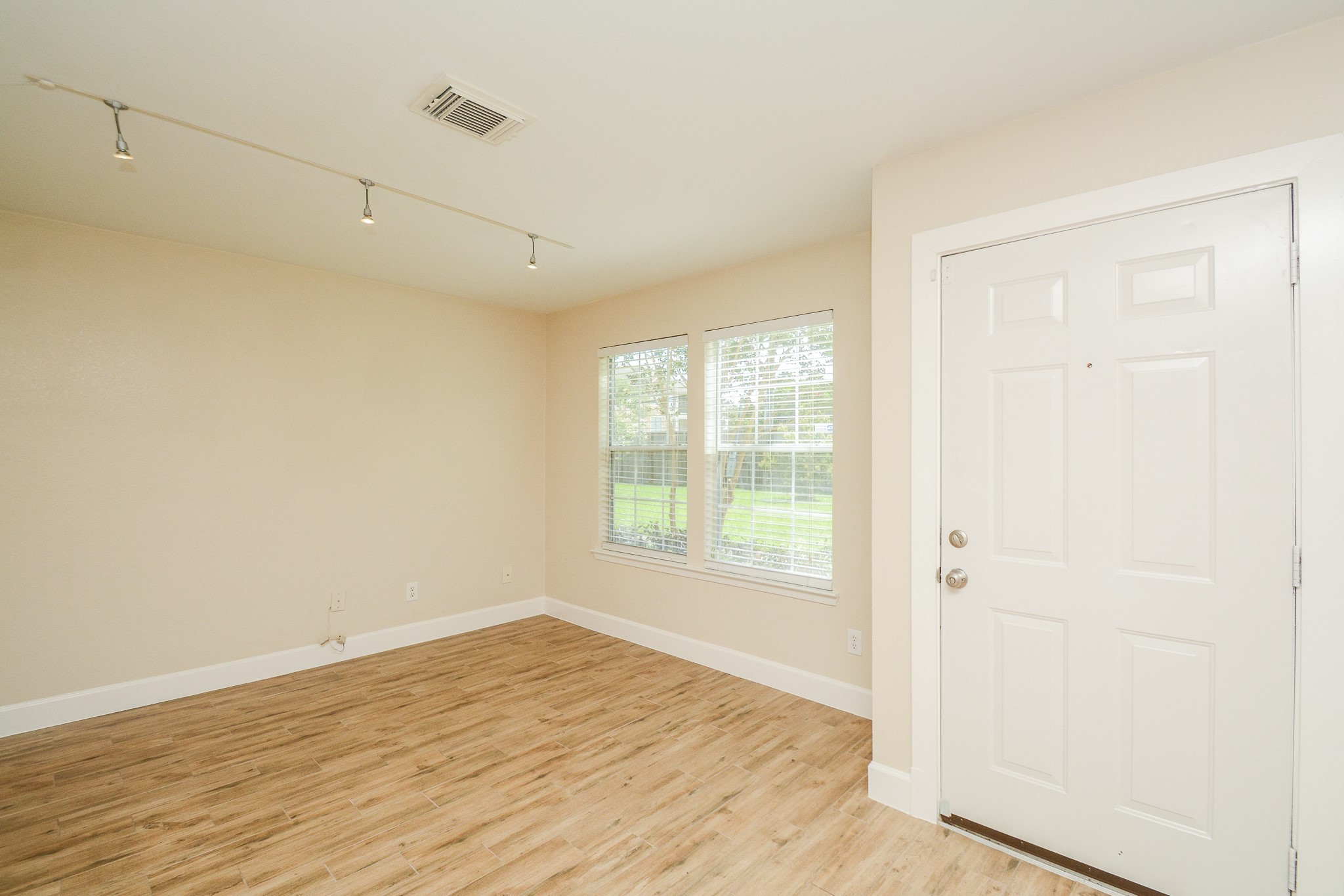 1505 Nichole Woods Drive Property Photo 2