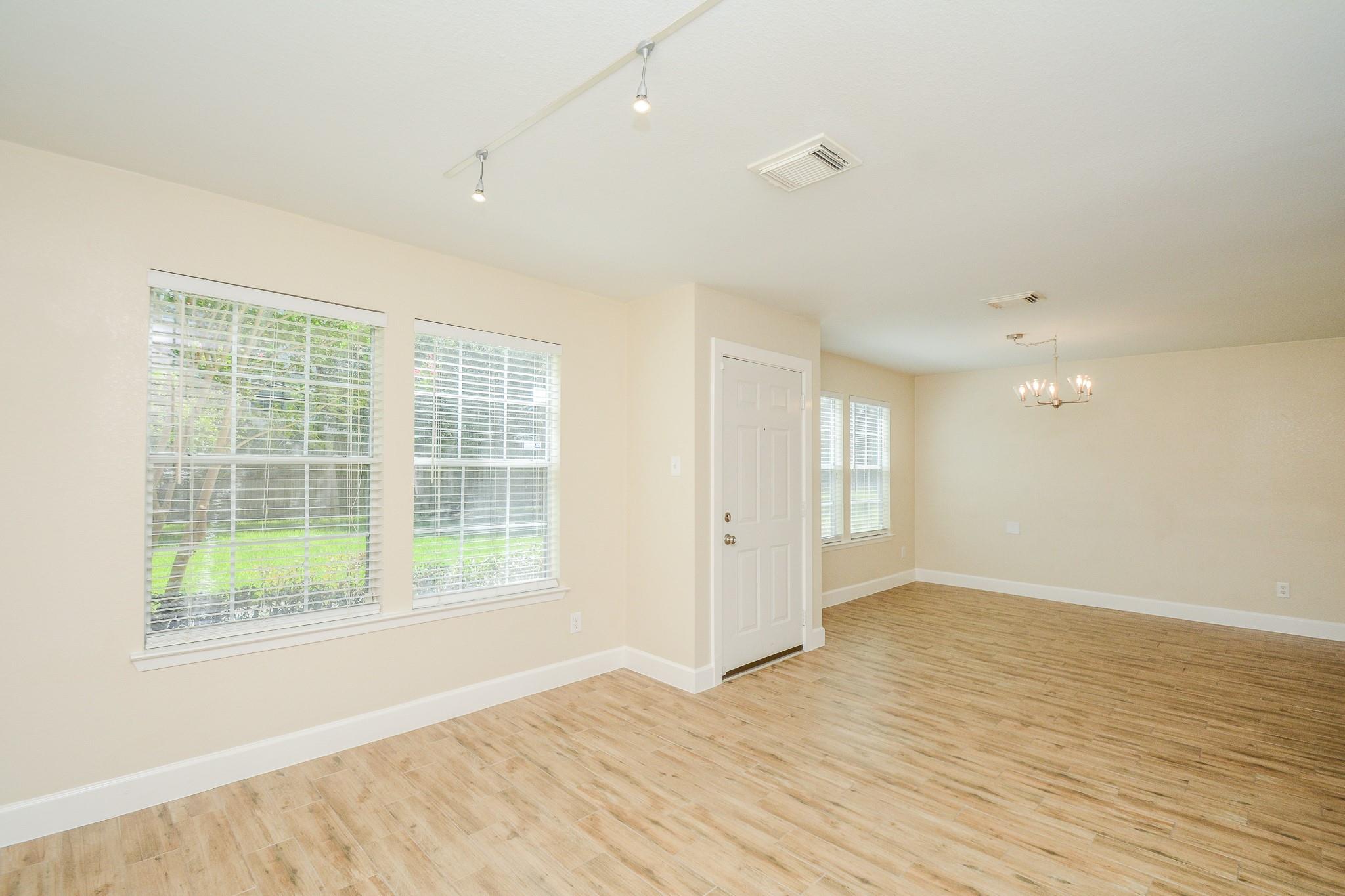 1505 Nichole Woods Drive, Houston Tx 77047 Property Photo 3
