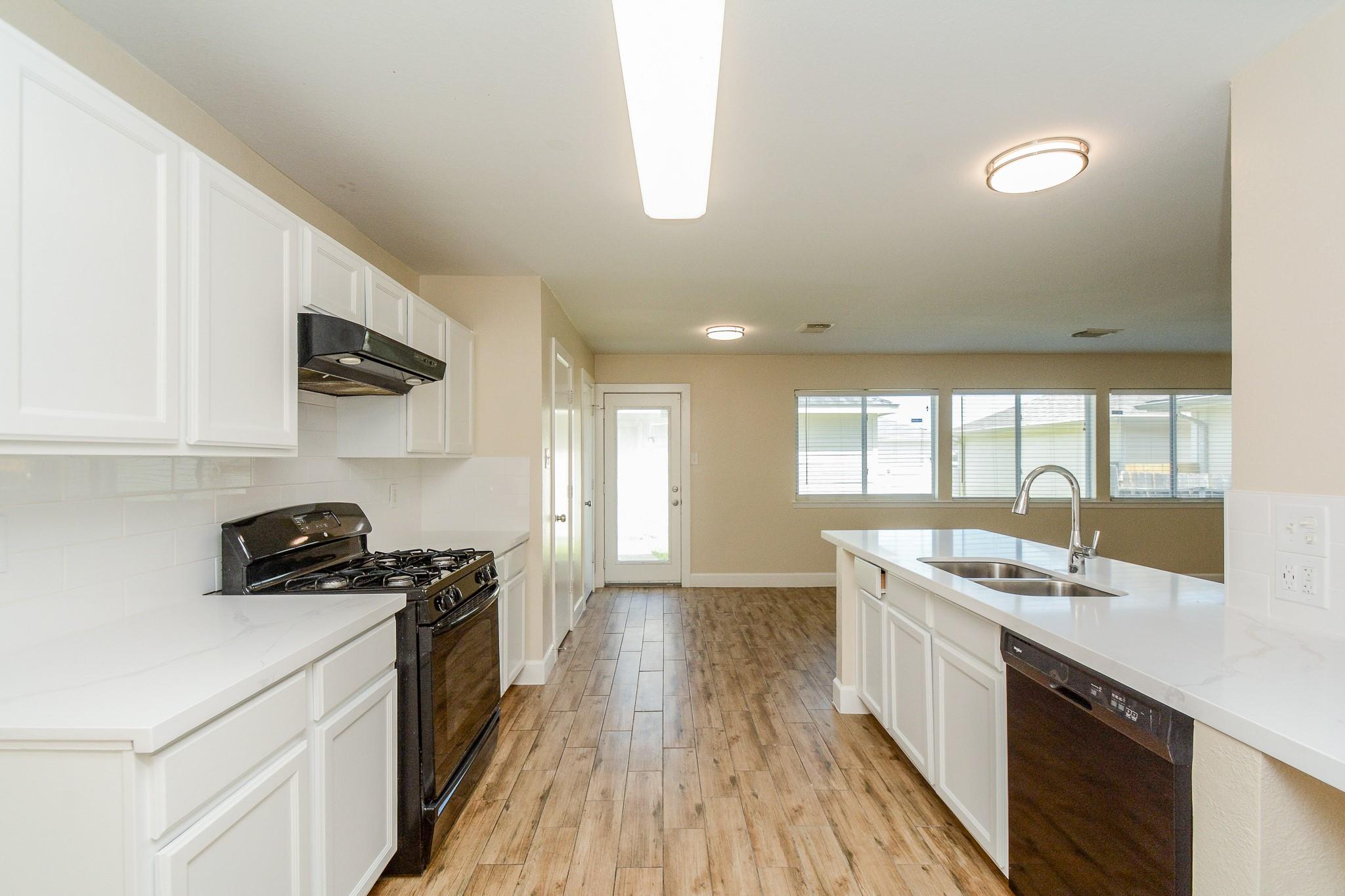 1505 Nichole Woods Drive, Houston Tx 77047 Property Photo 9