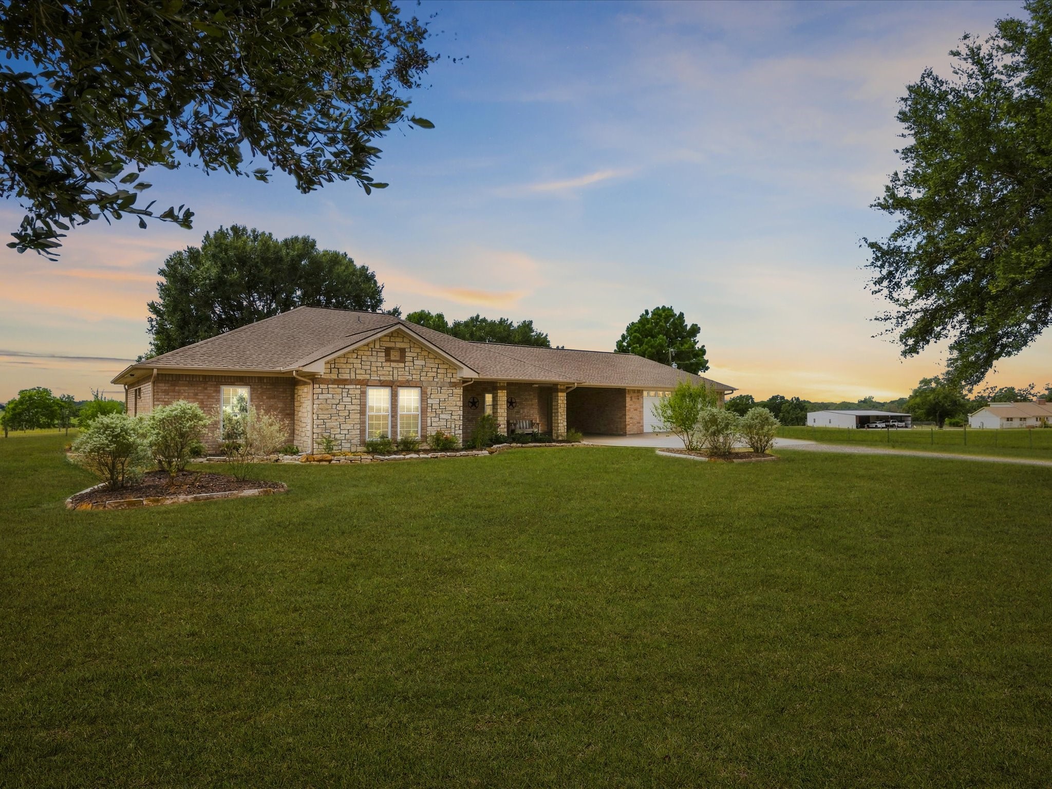 19929 Pierceall Road Property Photo 1