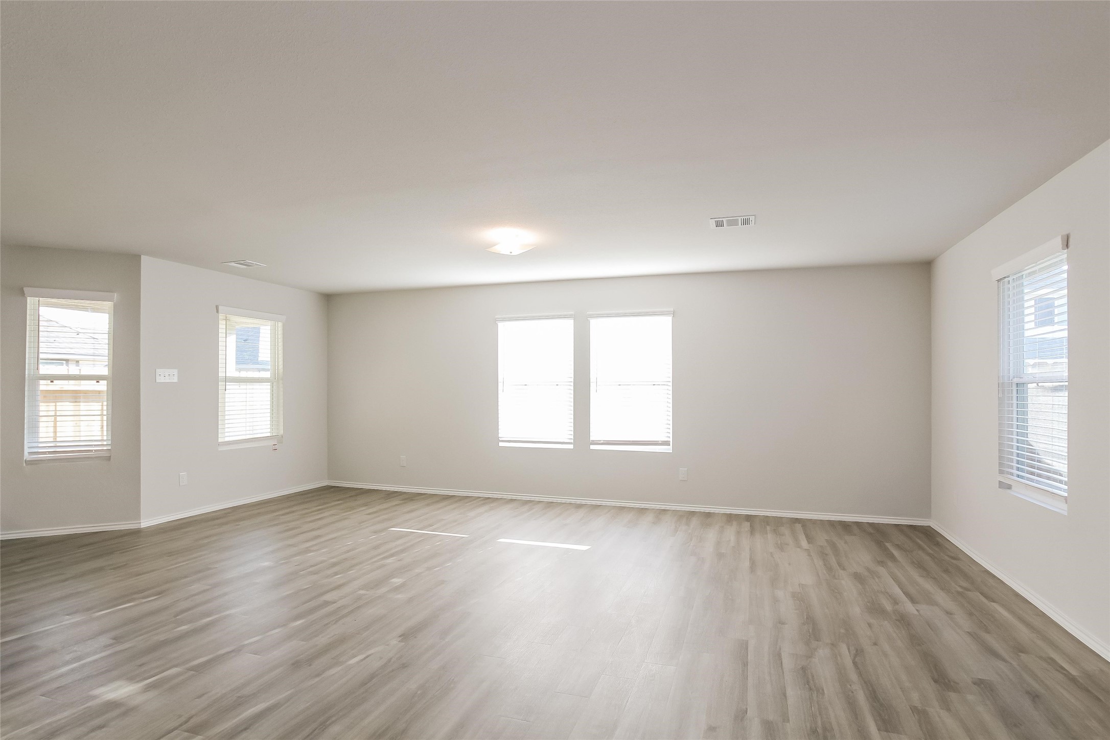 3119 Primrose Drive Property Photo 3