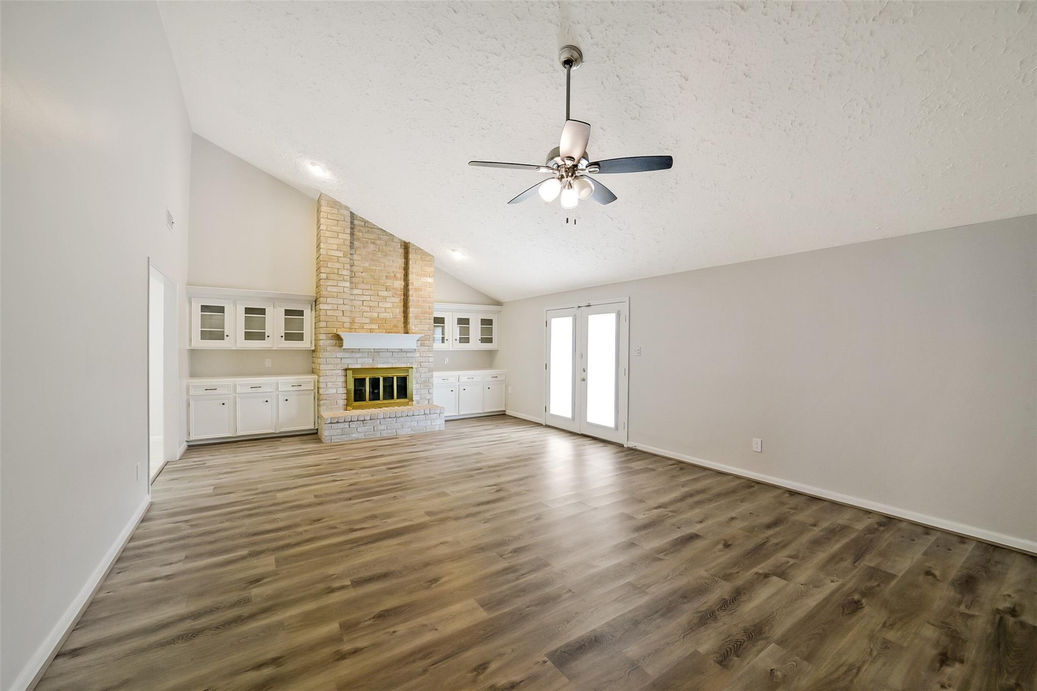 12423 Olympia Drive Property Photo 5
