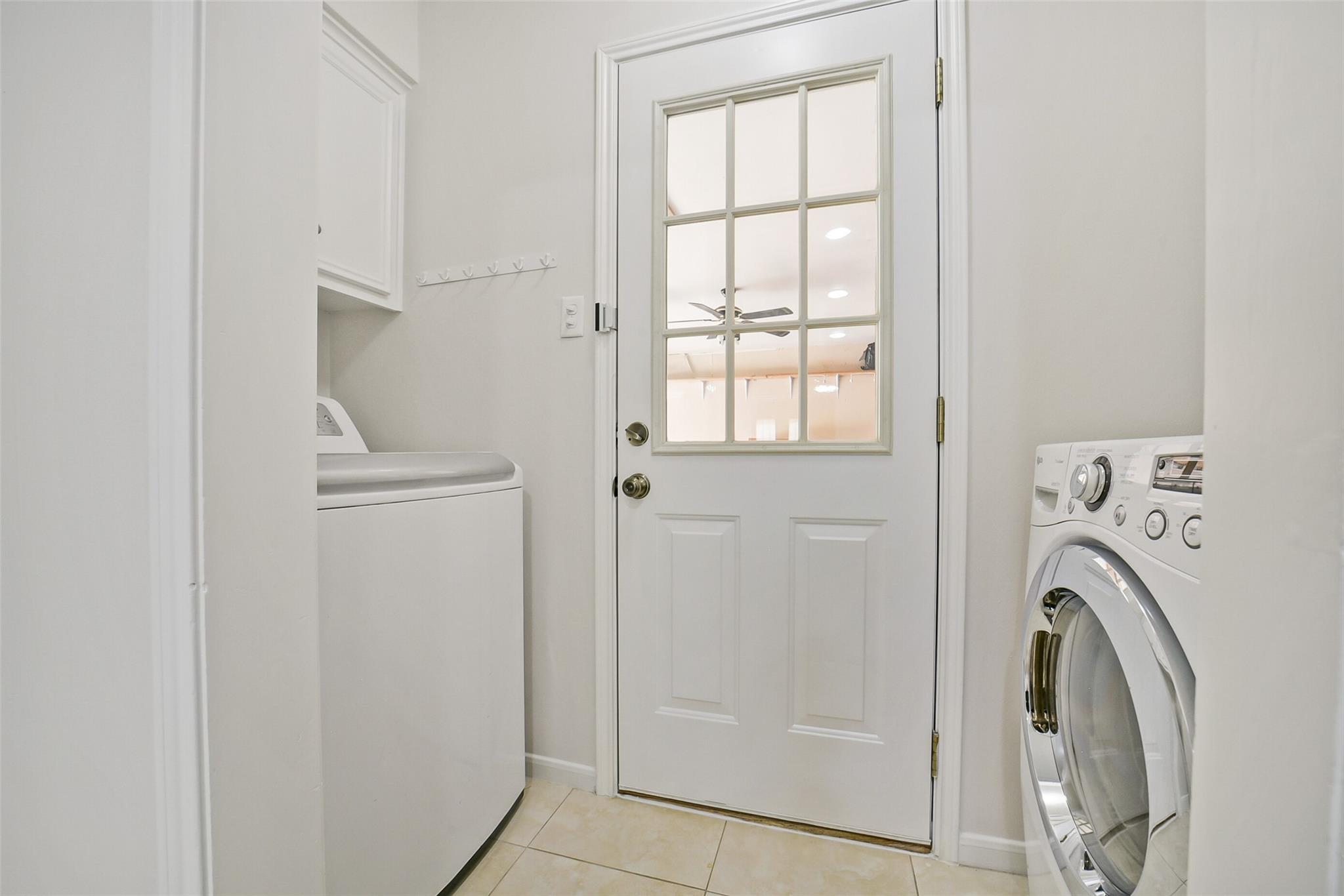12423 Olympia Drive Property Photo 10