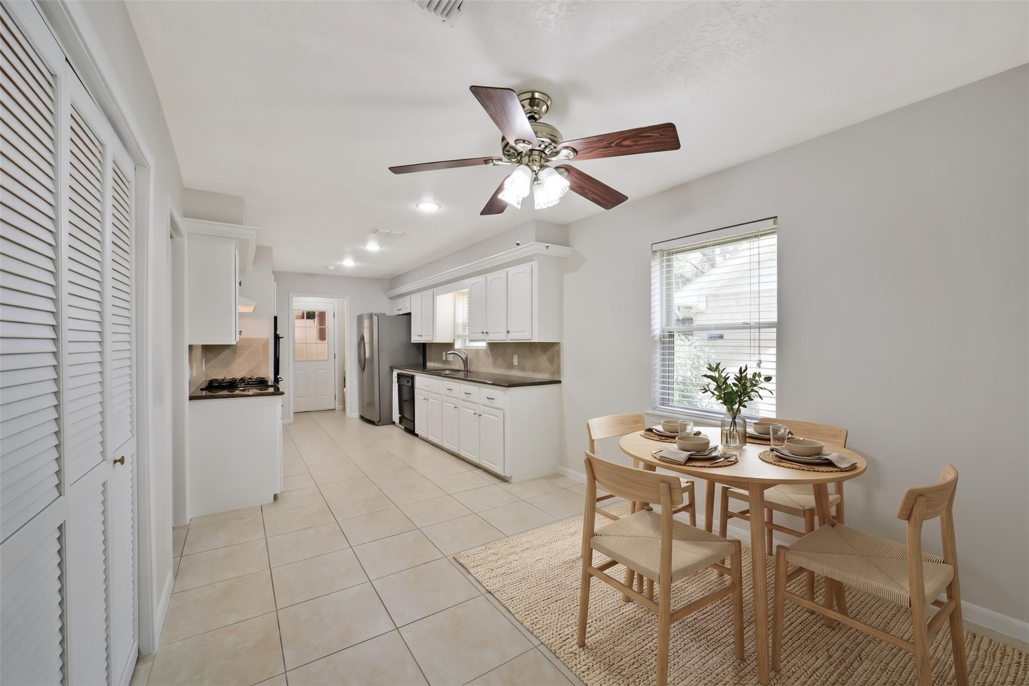 12423 Olympia Drive Property Photo 11