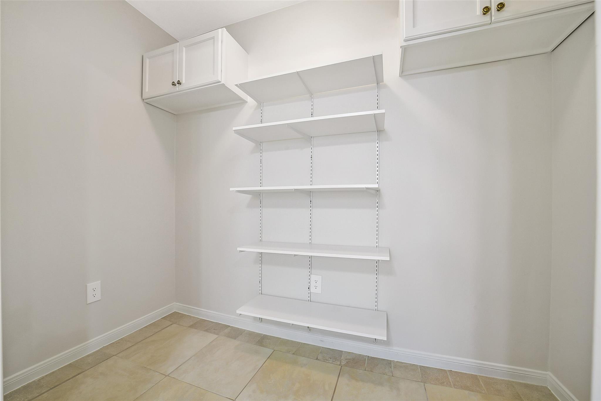 12423 Olympia Drive Property Photo 13