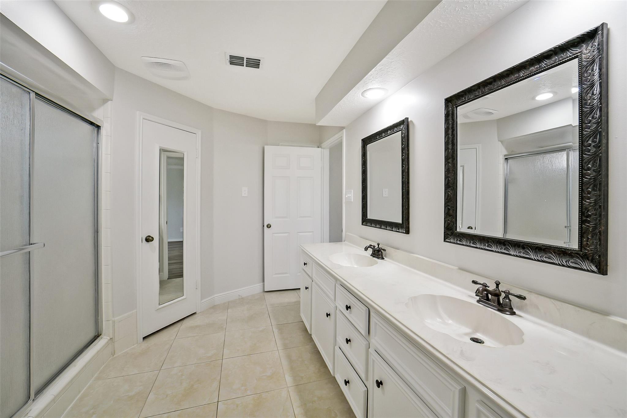 12423 Olympia Drive Property Photo 22