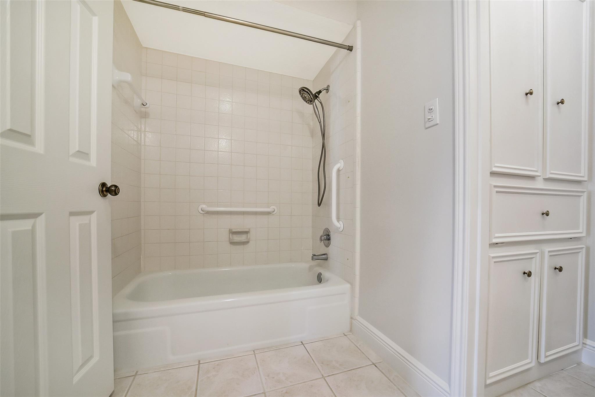 12423 Olympia Drive Property Photo 28