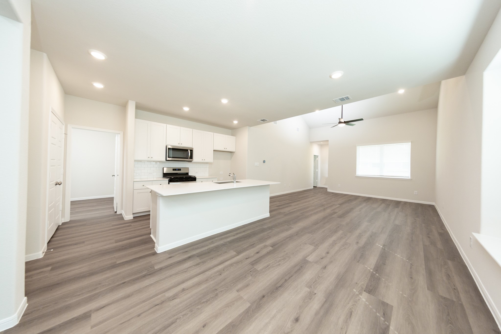 2356 Pipefish Drive Property Photo 4