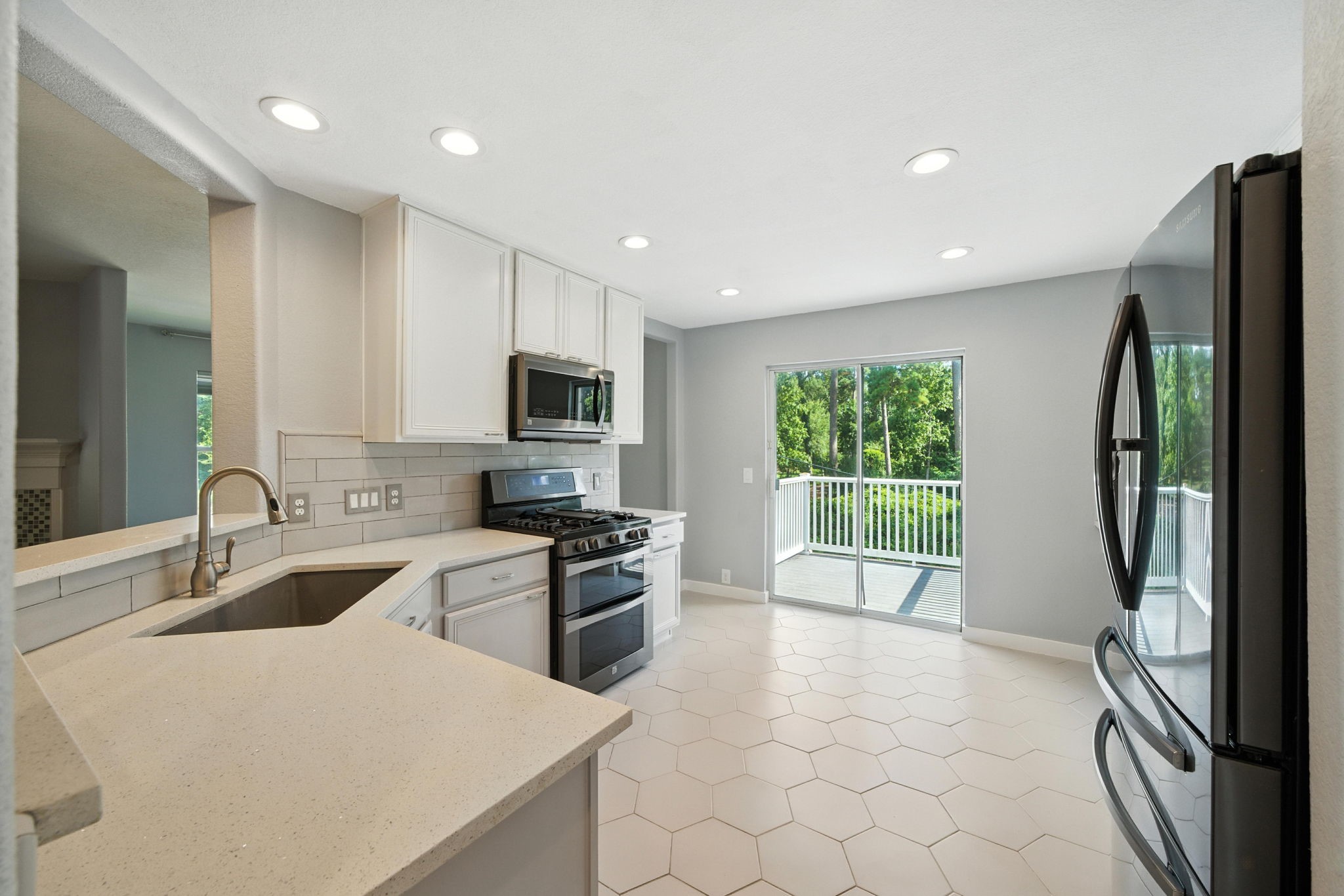 13600 Breton Ridge Street 7B Property Photo 1