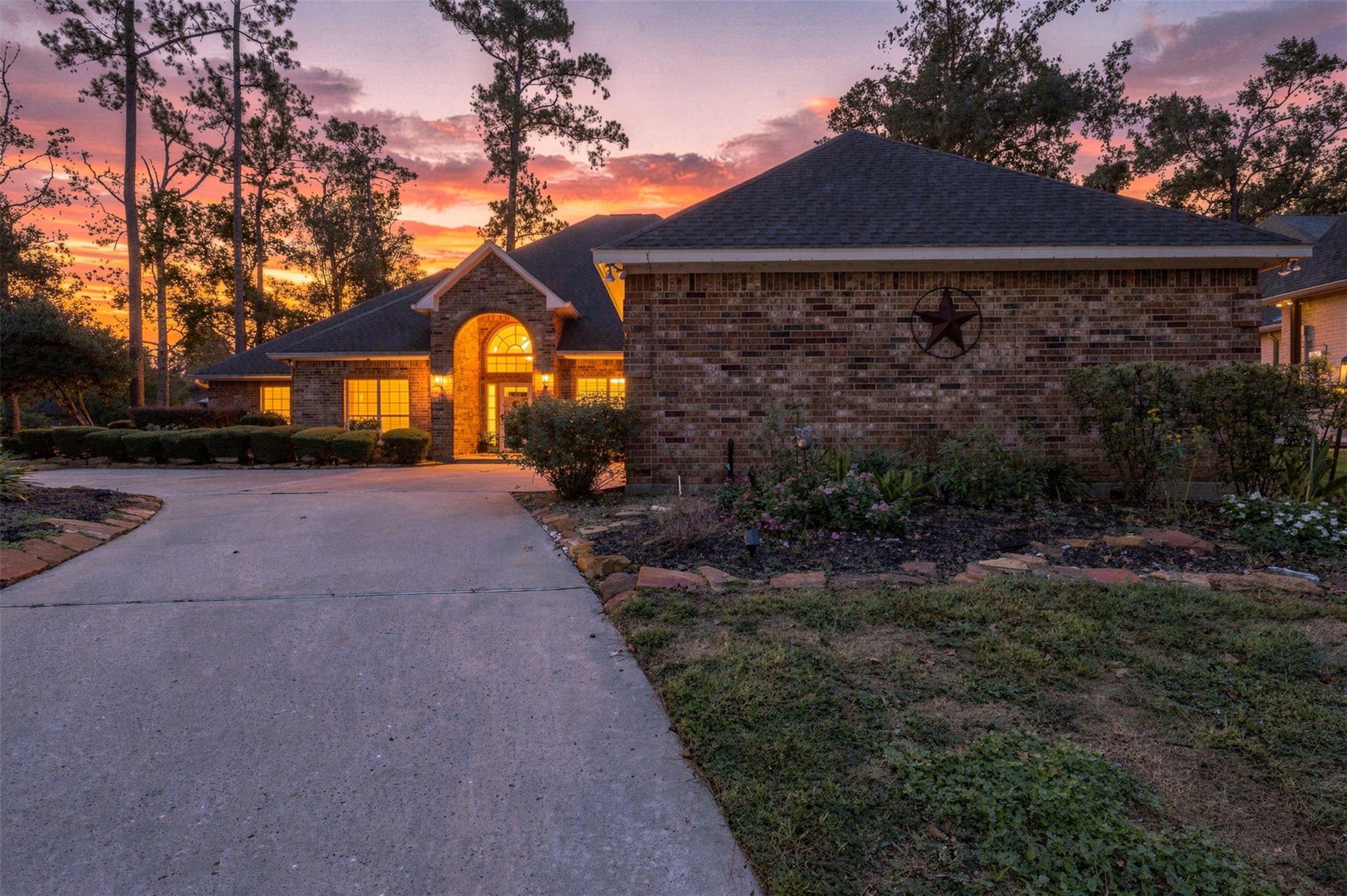 705 Fairway Oaks, Conroe Tx 77302 Property Photo 2