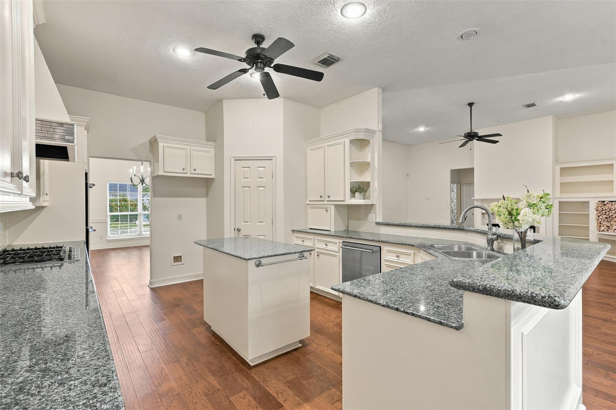 705 Fairway Oaks, Conroe Tx 77302 Property Photo 13