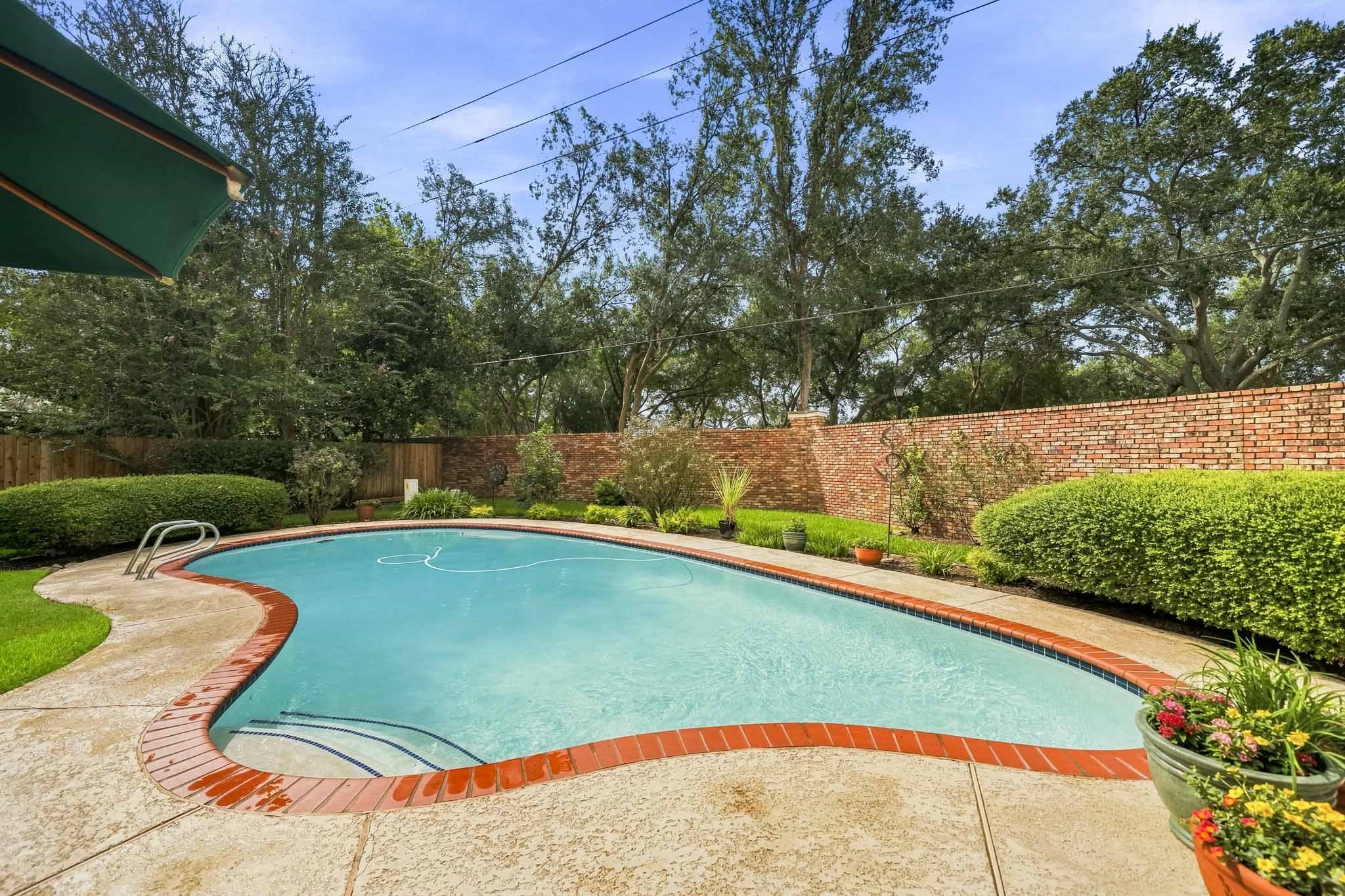 3302 Woodbrook Lane Property Photo 2