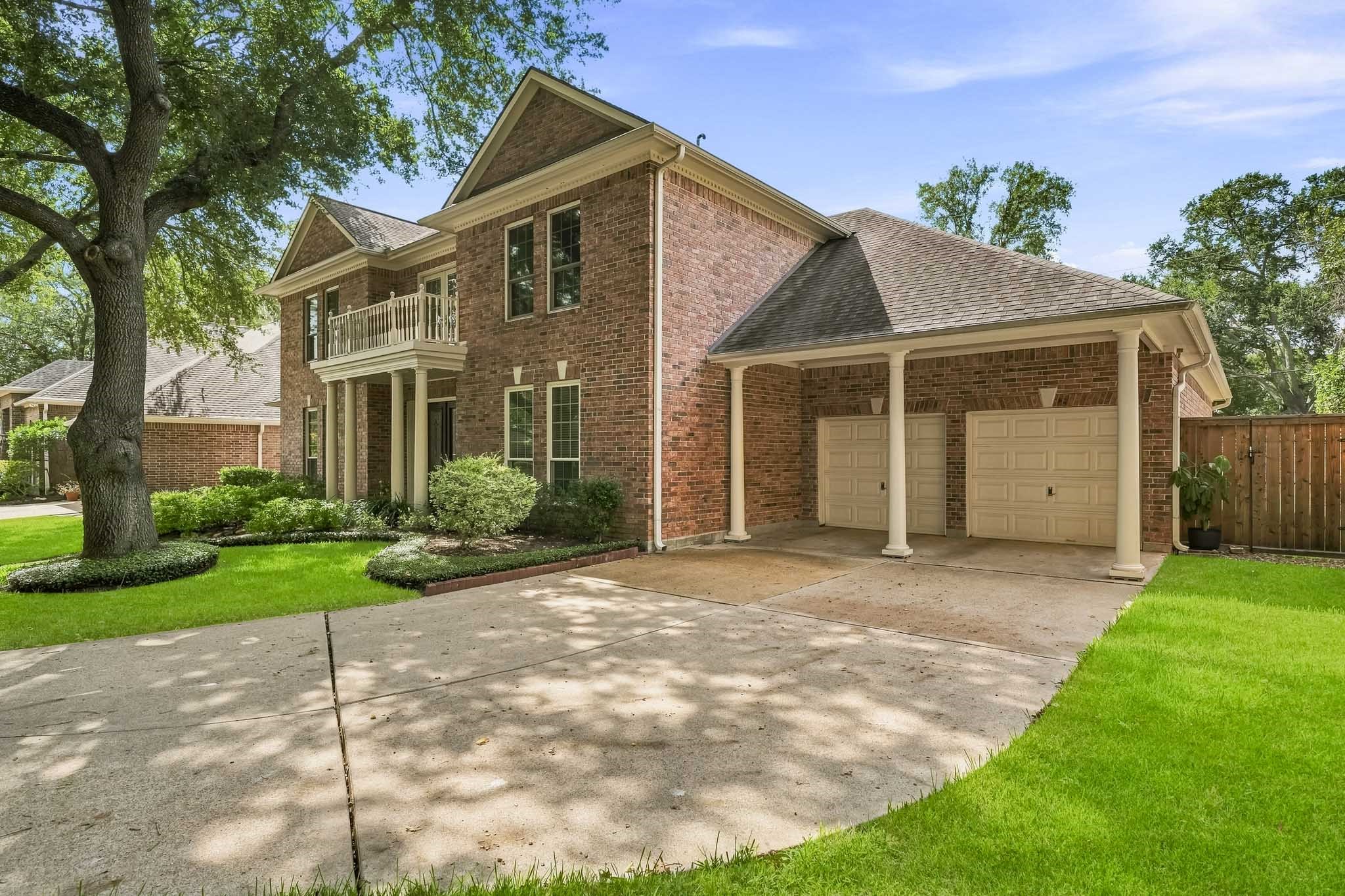 3302 Woodbrook Lane Property Photo 3