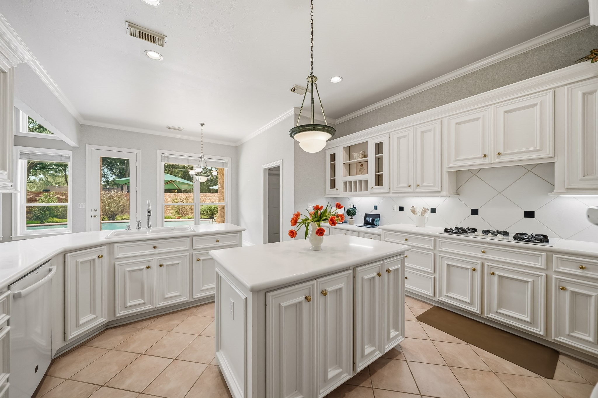 3302 Woodbrook Lane Property Photo 11