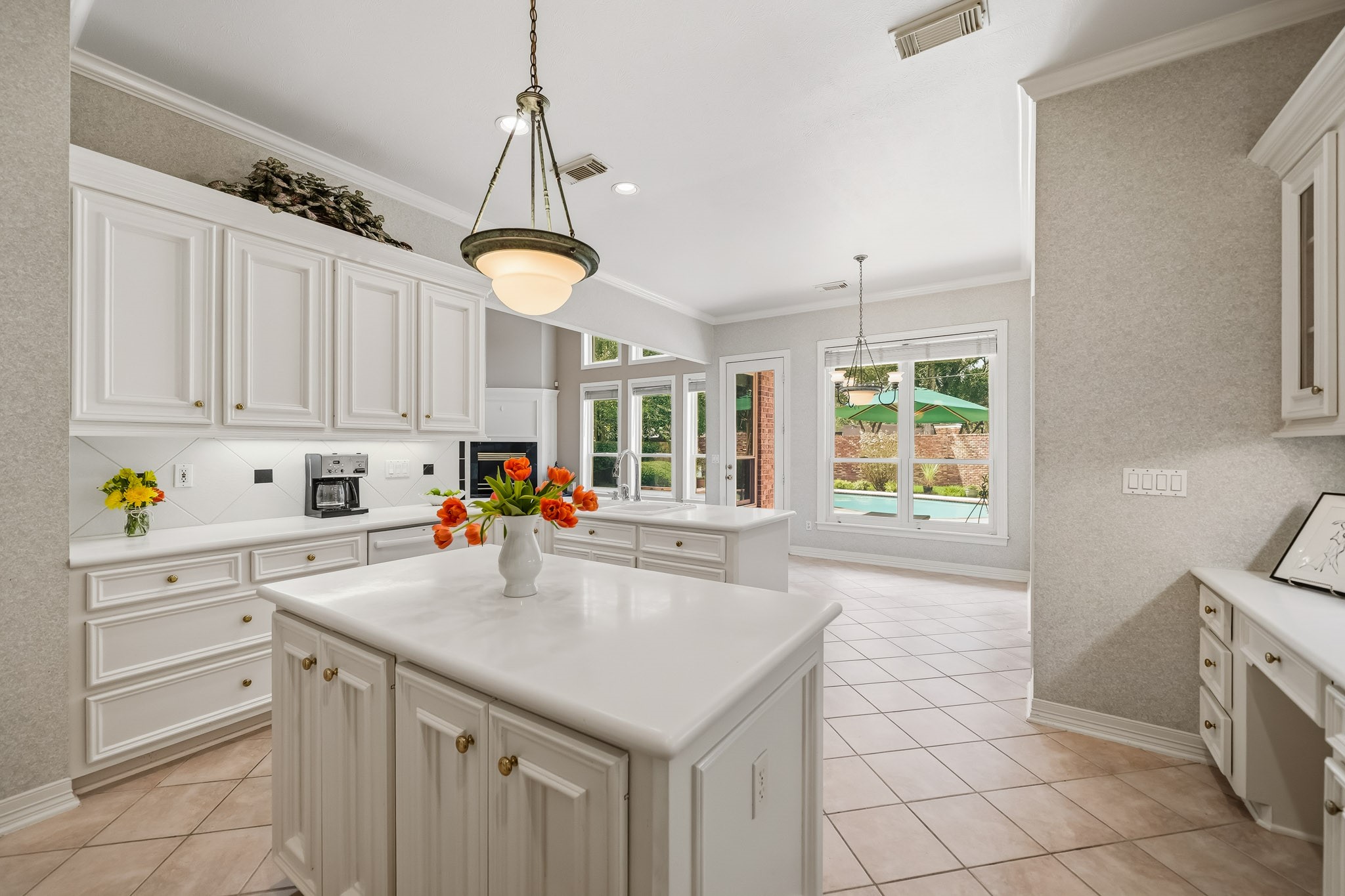 3302 Woodbrook Lane Property Photo 12