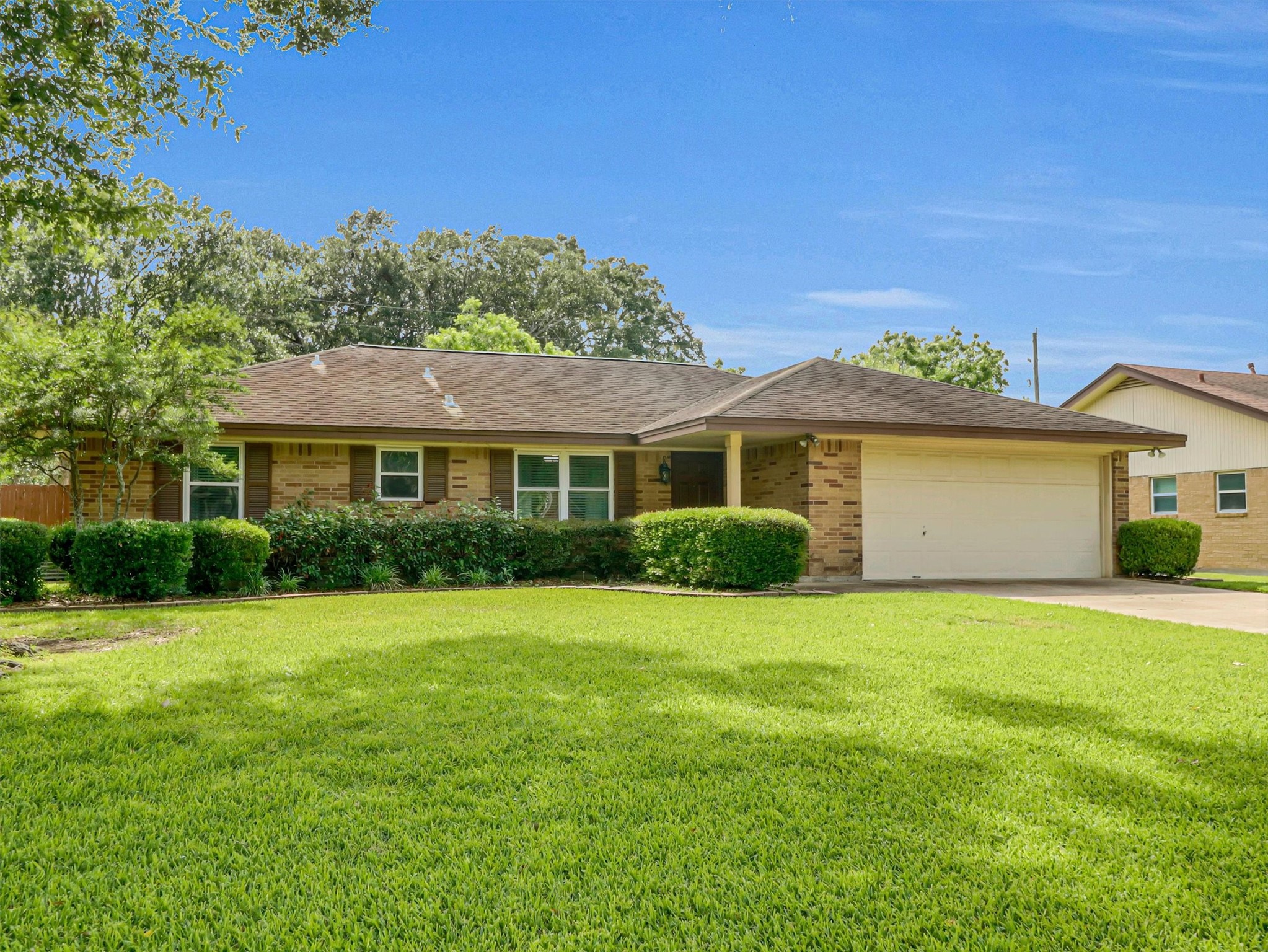 805 Bluebonnet Lane Property Photo 1