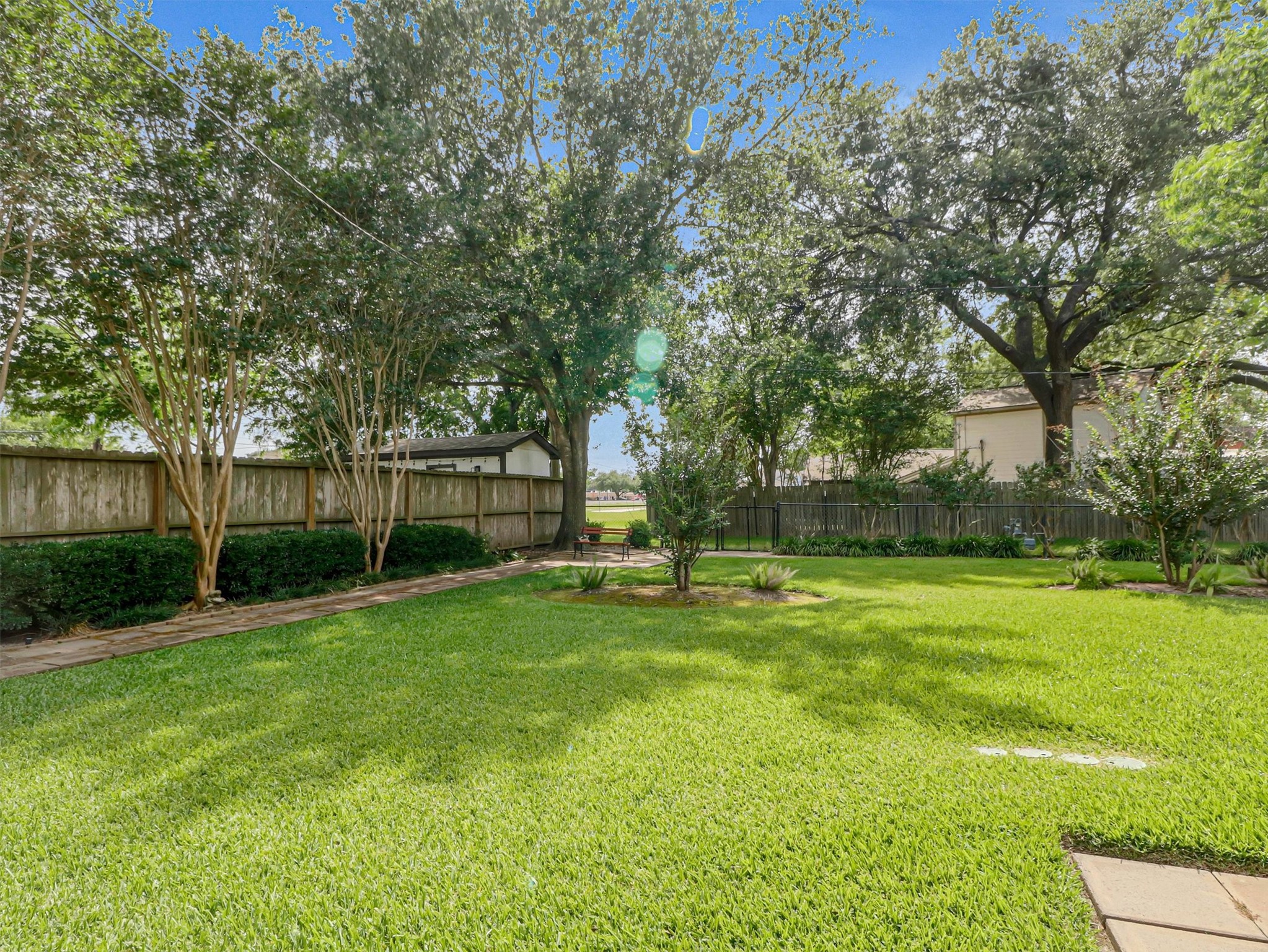 805 Bluebonnet Lane Property Photo 8