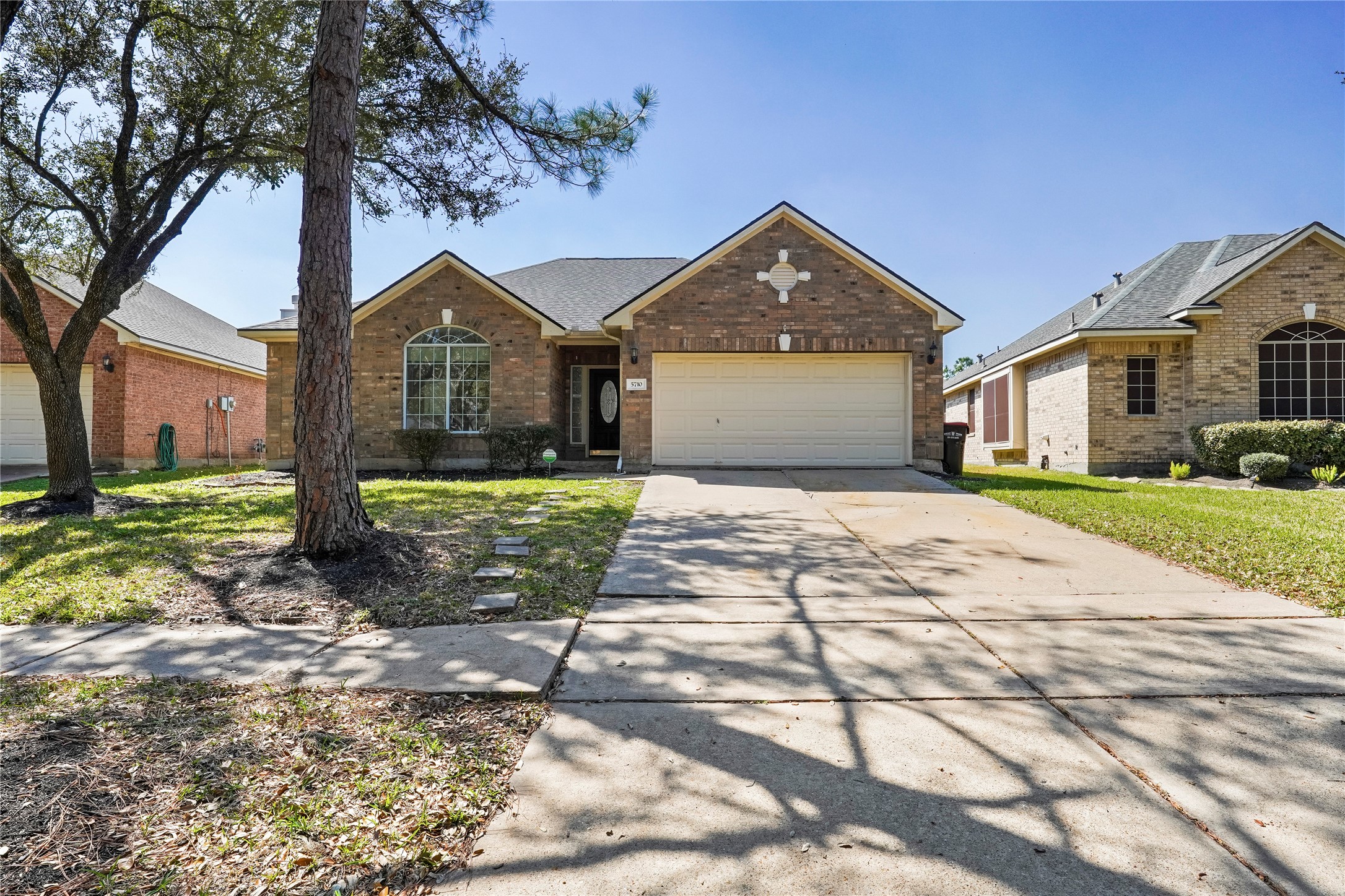 5710 Shady Hollow Court Property Photo 1