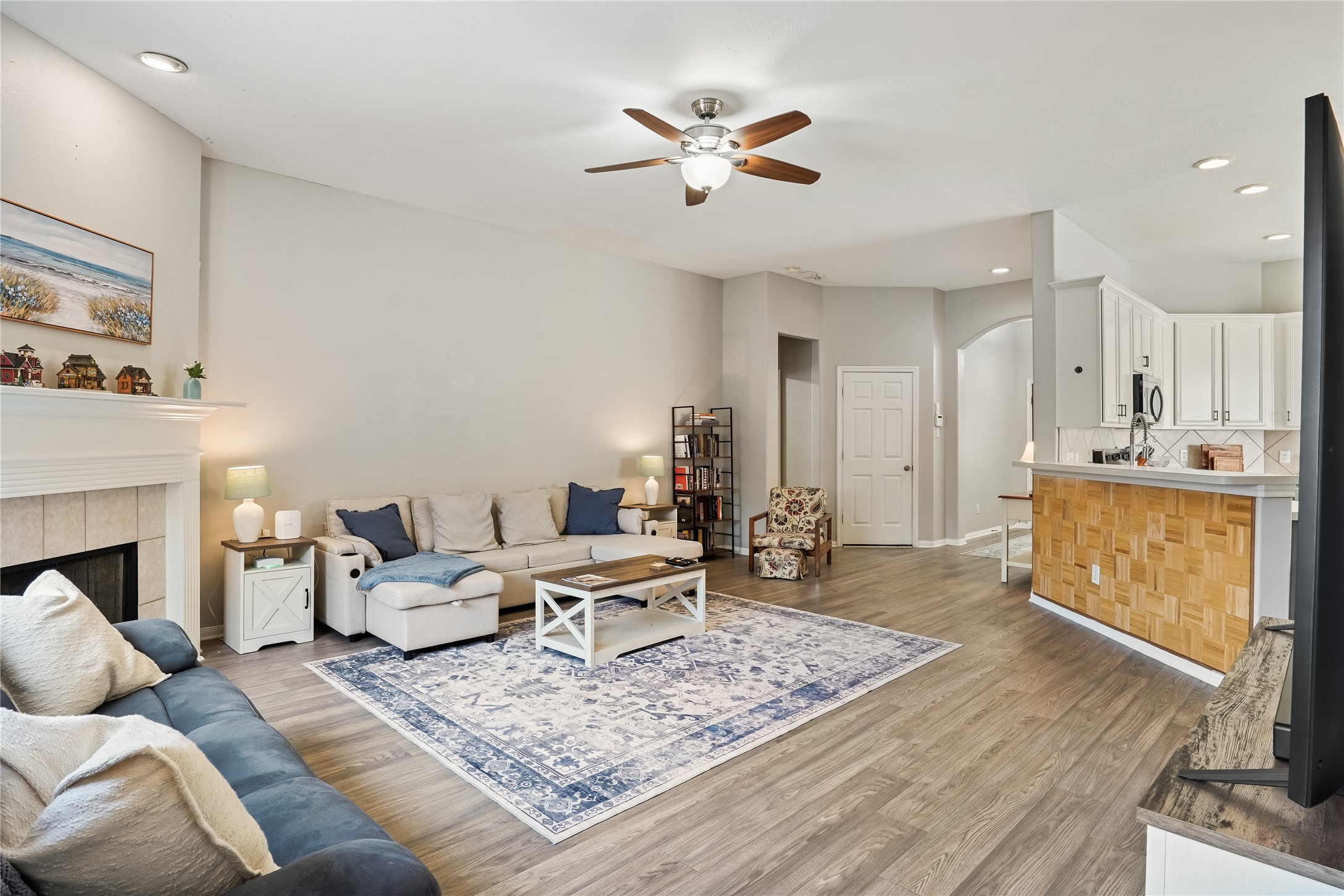 5710 Shady Hollow Court Property Photo 7
