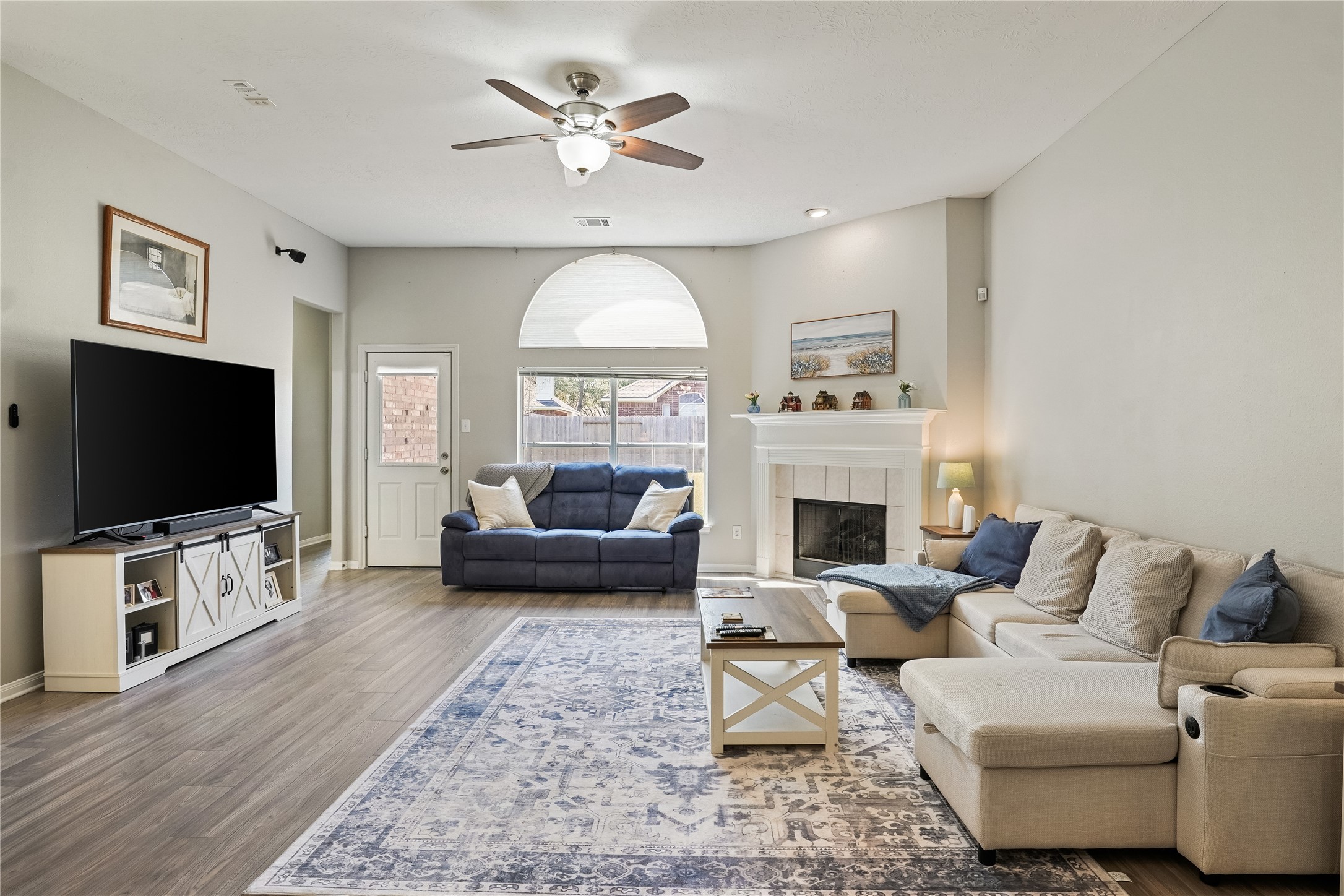 5710 Shady Hollow Court Property Photo 8