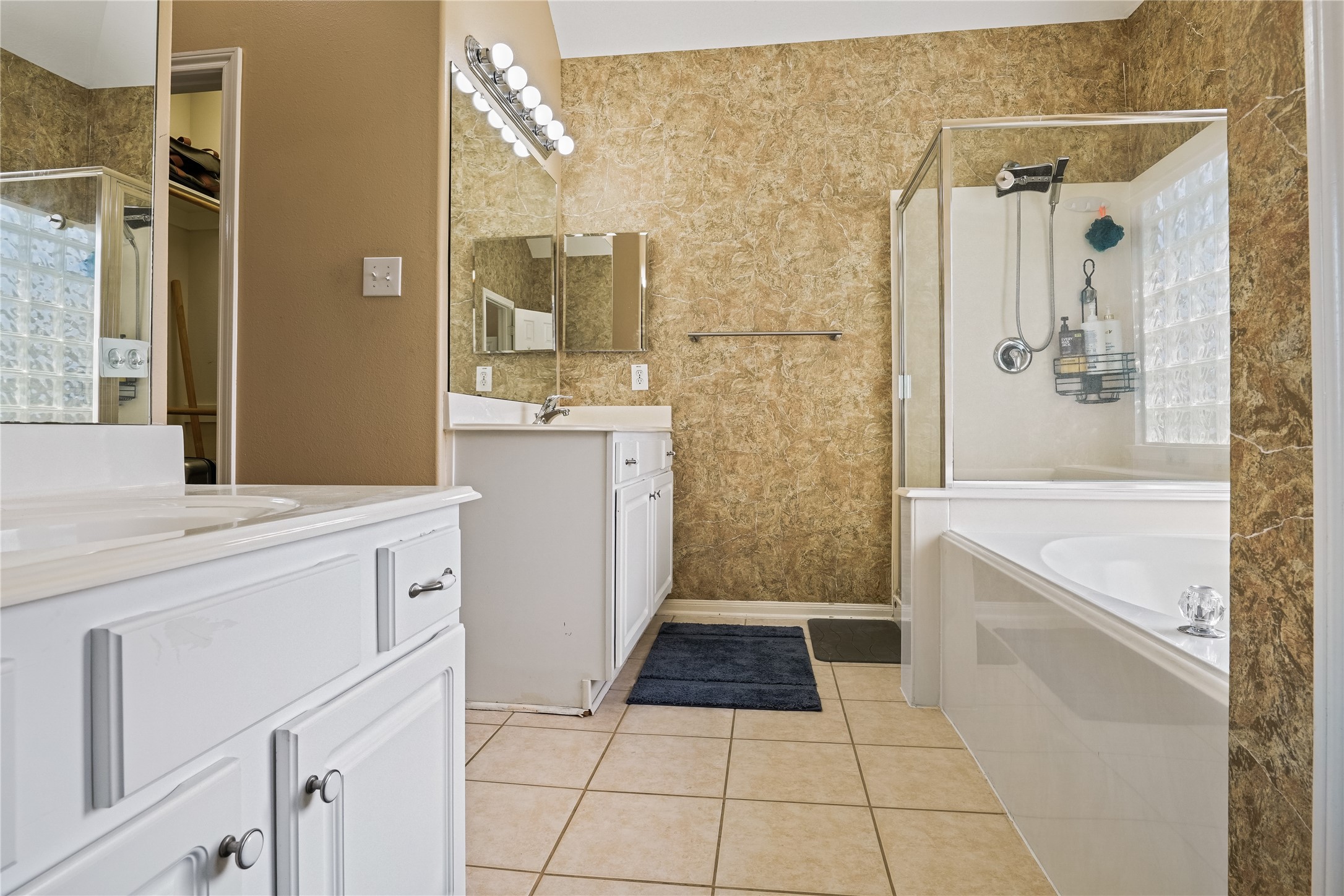 5710 Shady Hollow Court Property Photo 17