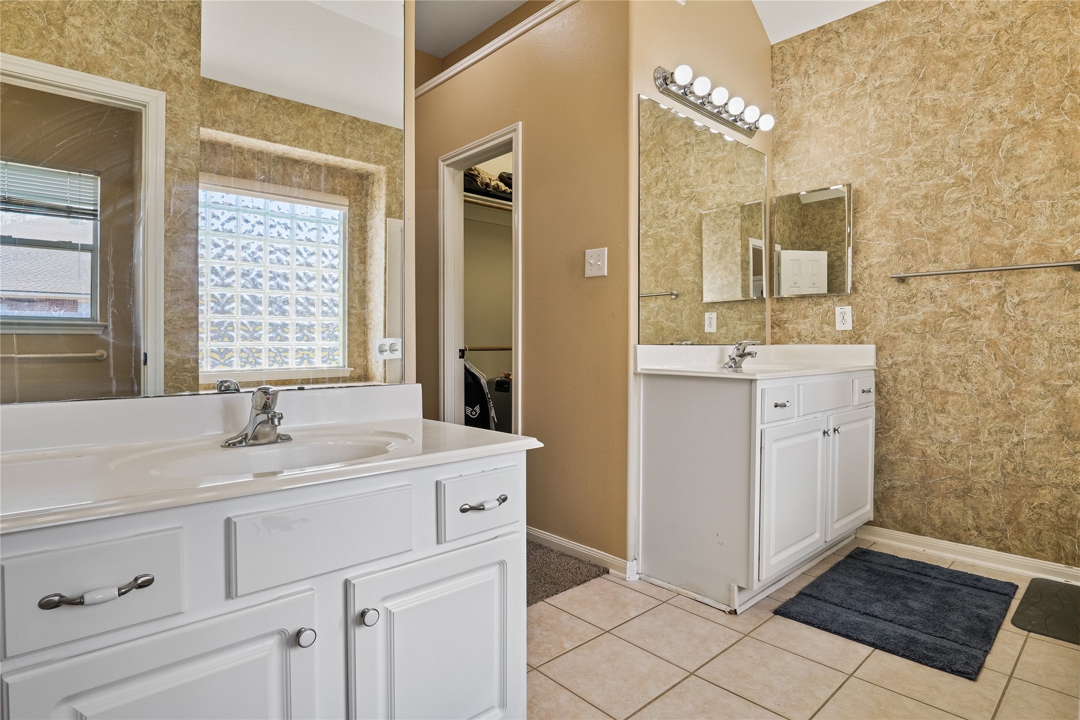 5710 Shady Hollow Court Property Photo 18
