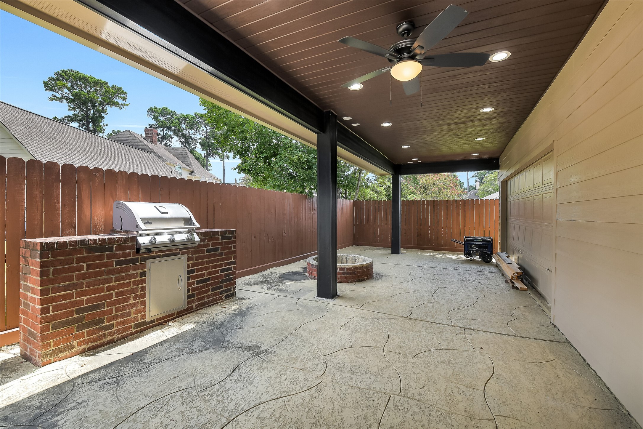 18414 Bull Pine Drive Property Photo 40