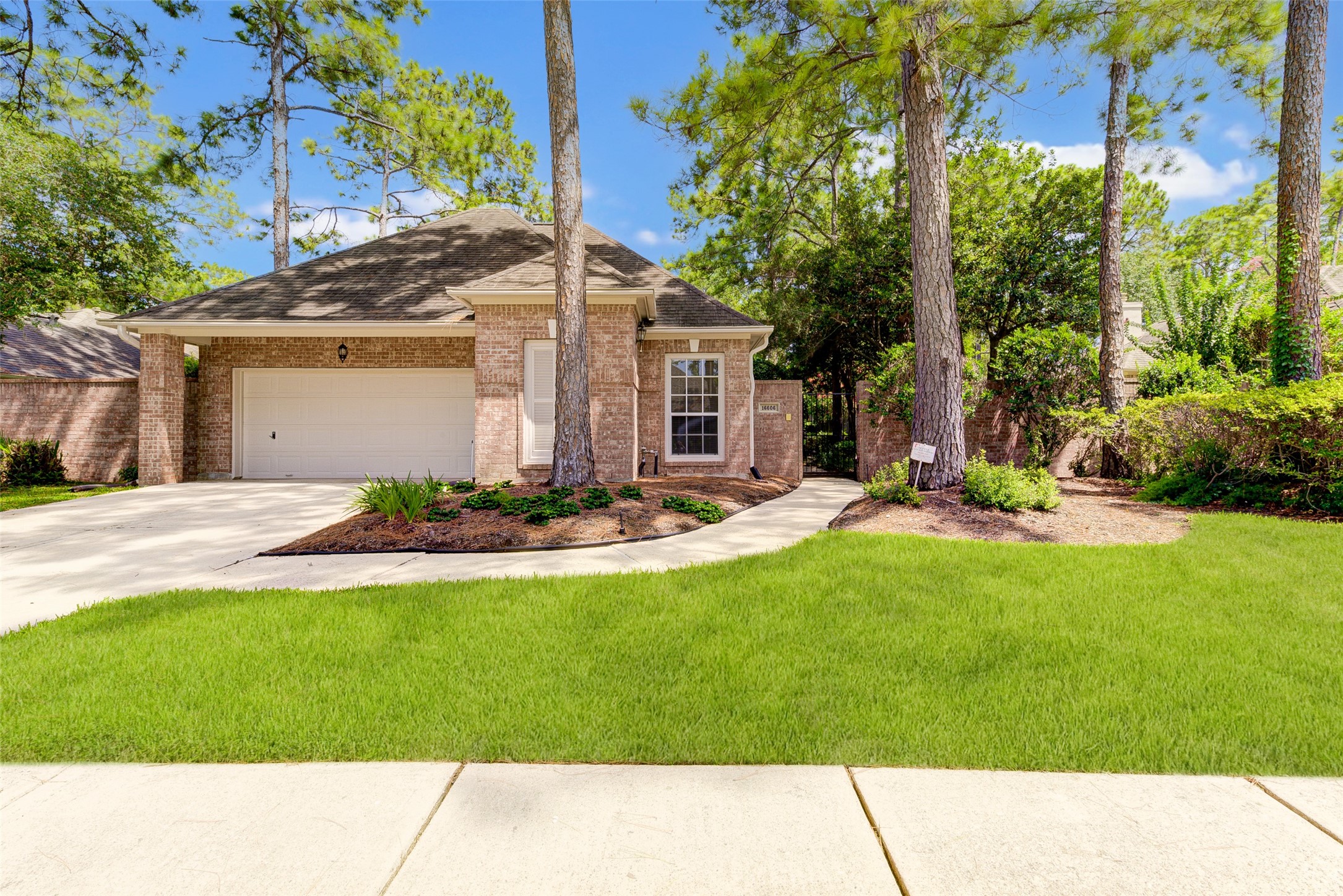 16606 Shadow Path Drive Property Photo 1