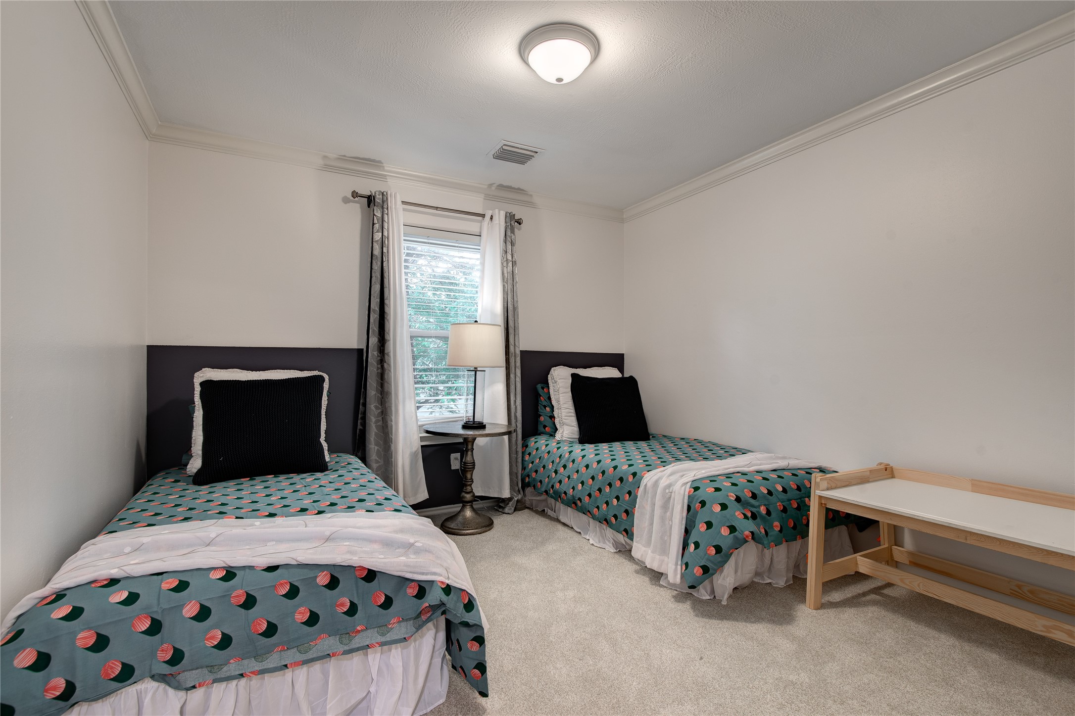 35 N Walden Elms Circle Property Photo 11