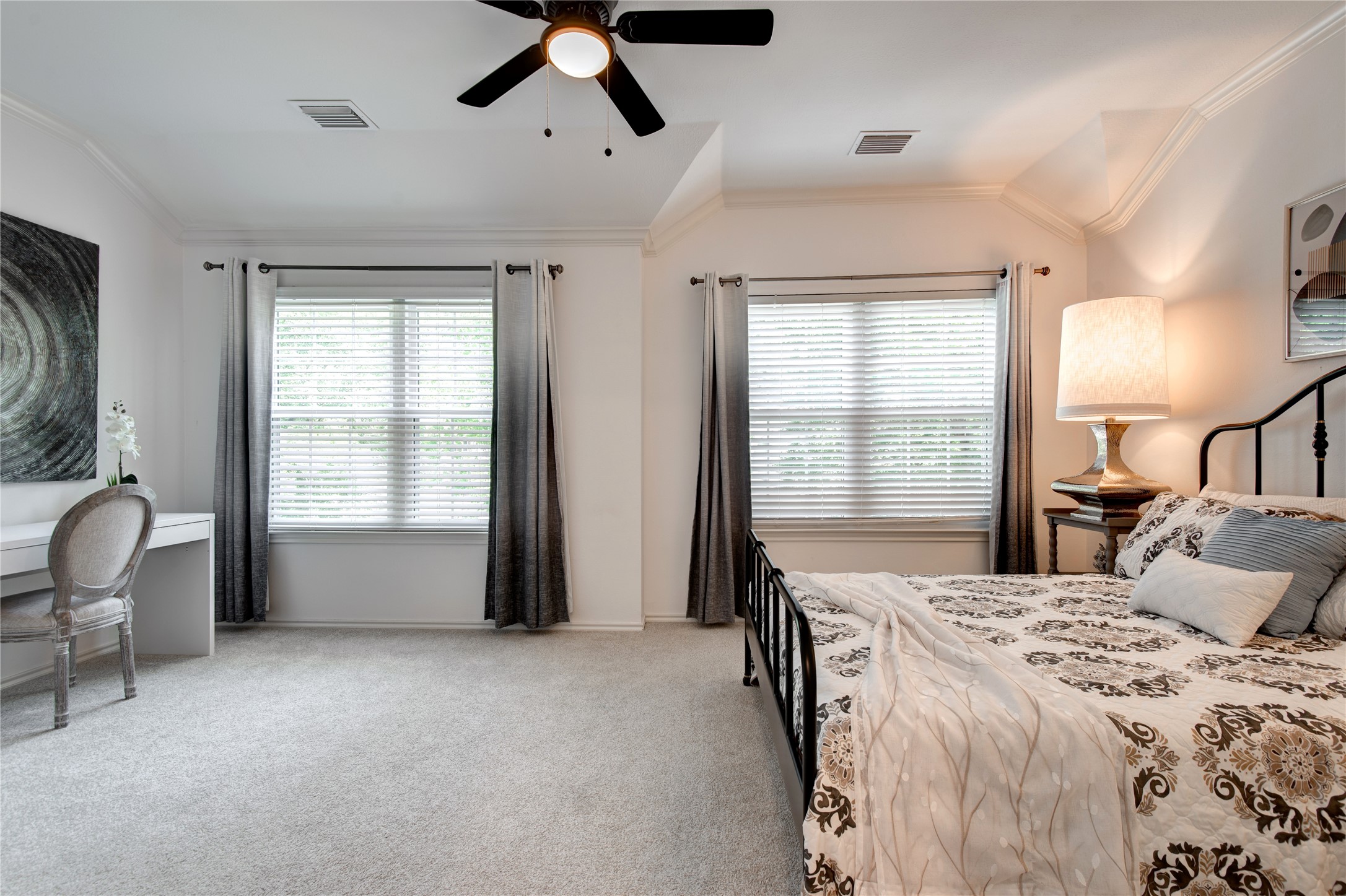 35 N Walden Elms Circle Property Photo 13