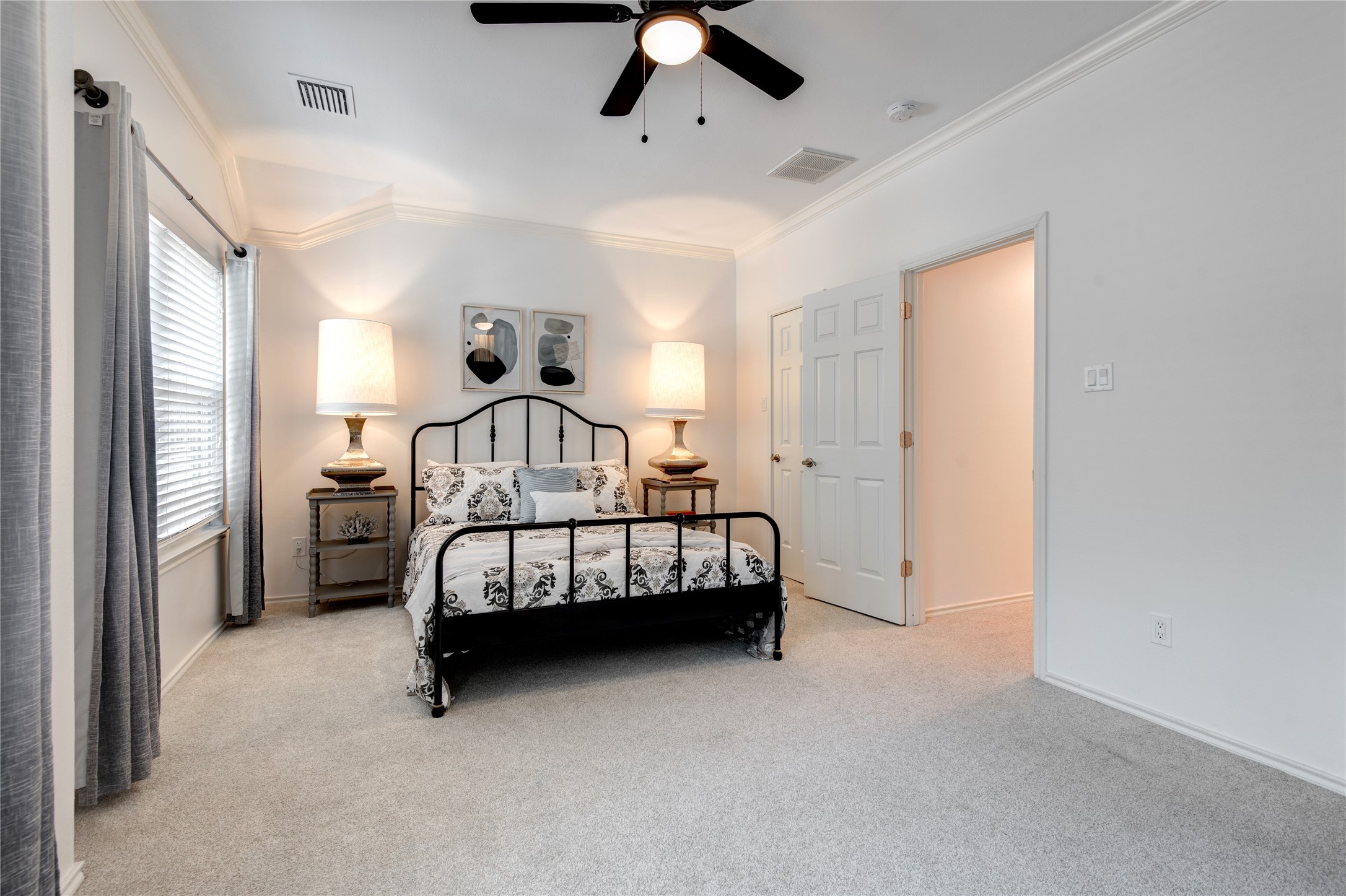35 N Walden Elms Circle Property Photo 14