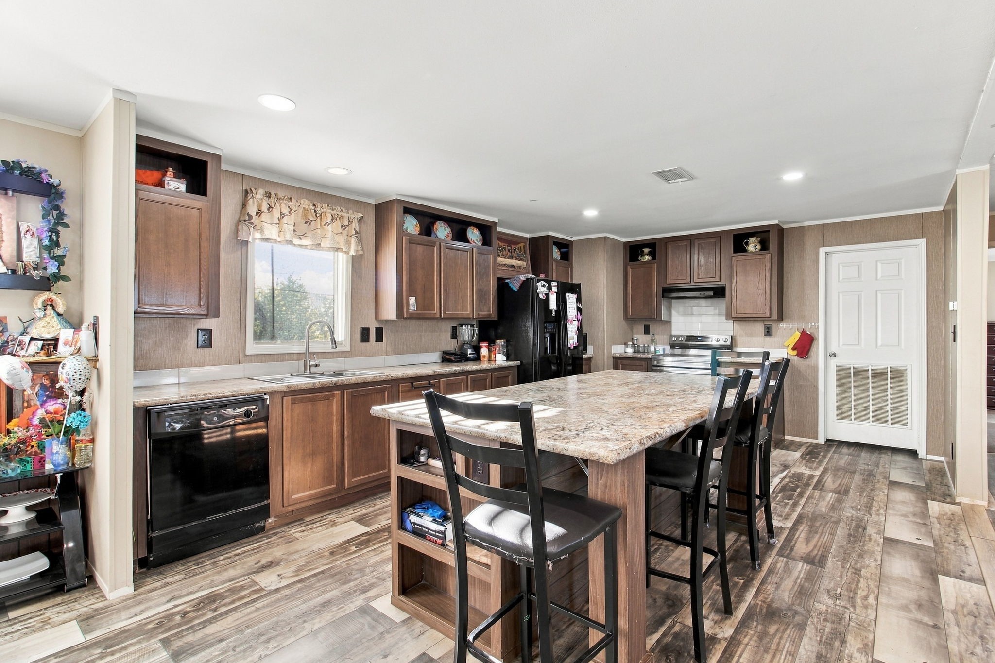 152 Road 5128 Property Photo 6