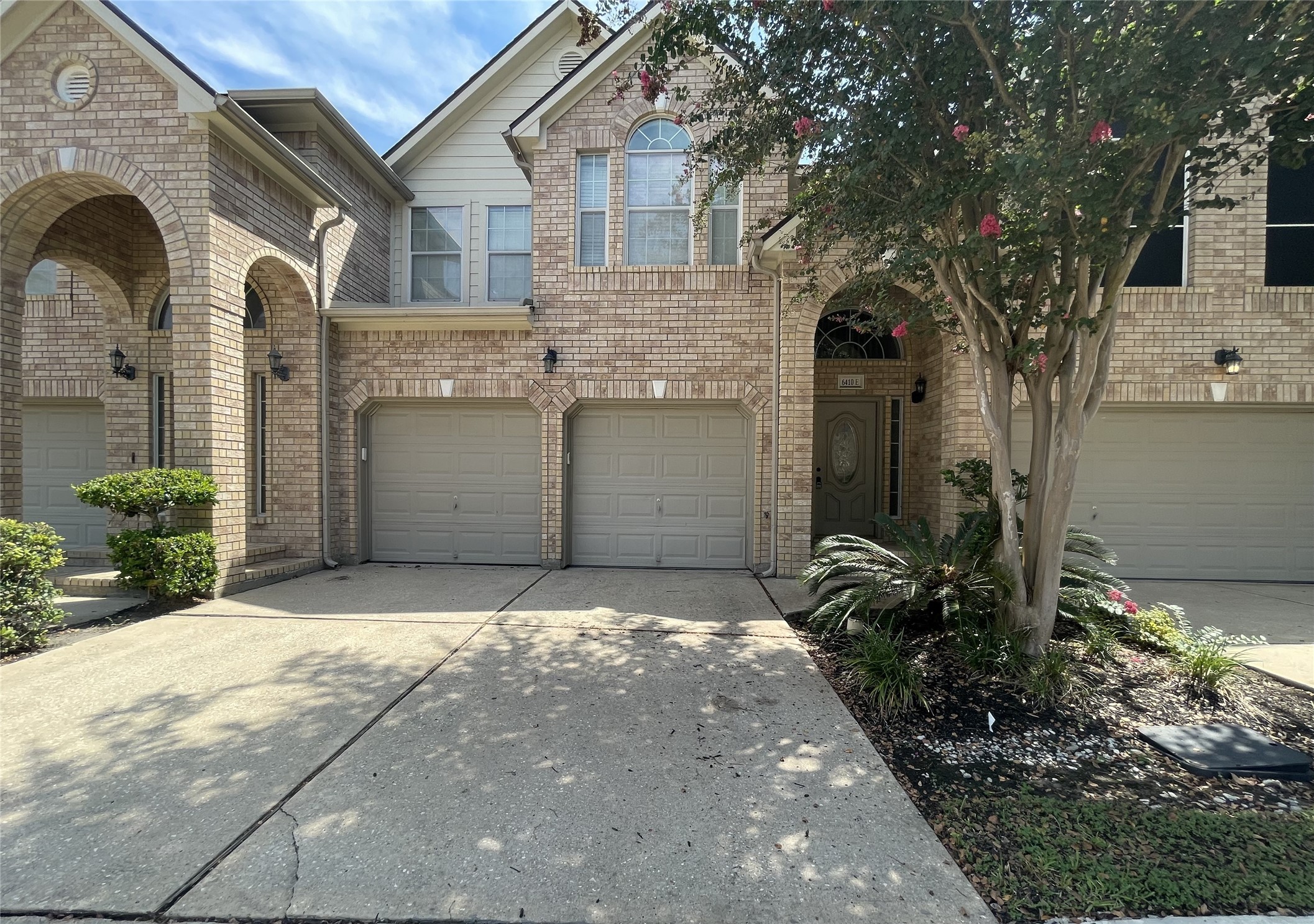 6410 E Linpar Court Property Photo 1