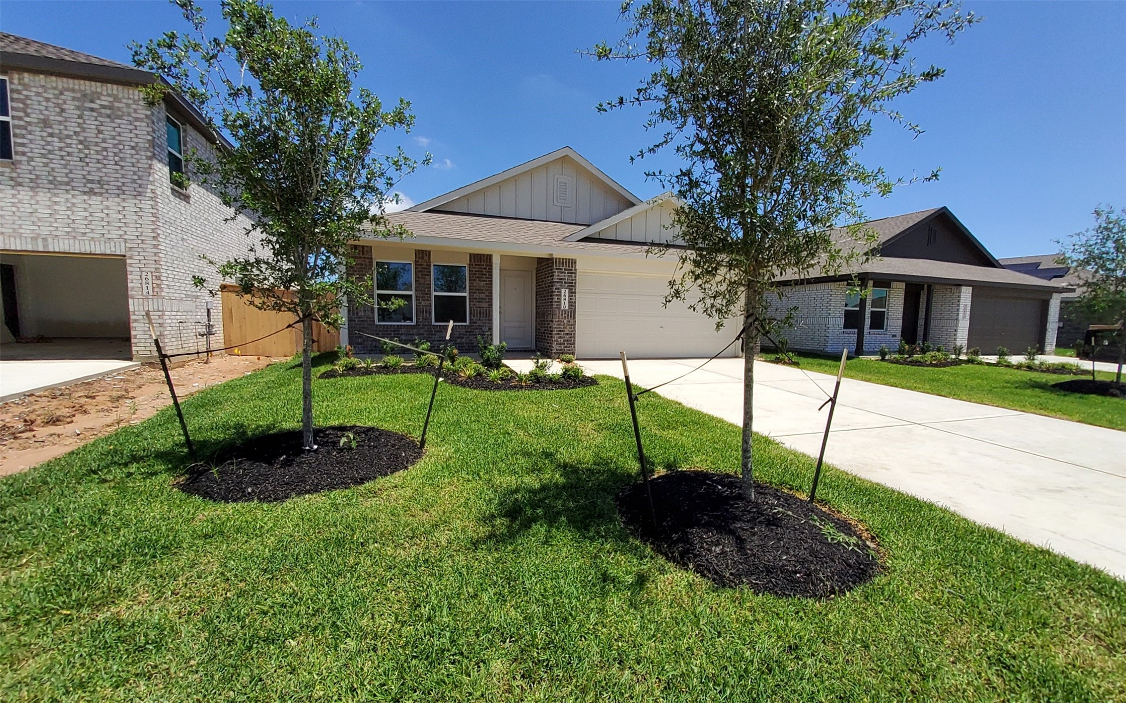 26810 Scarlet Willow Drive Property Photo 3