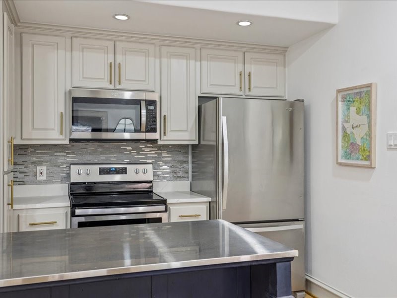 4241 Purdue Street Property Photo 11