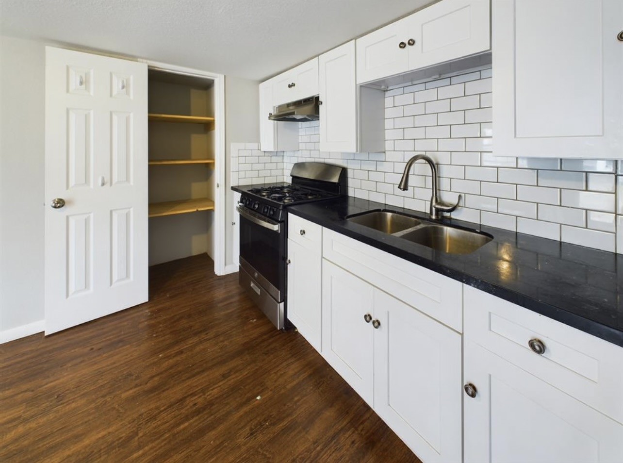 607 Enid Street 1/2 2 Property Photo 5