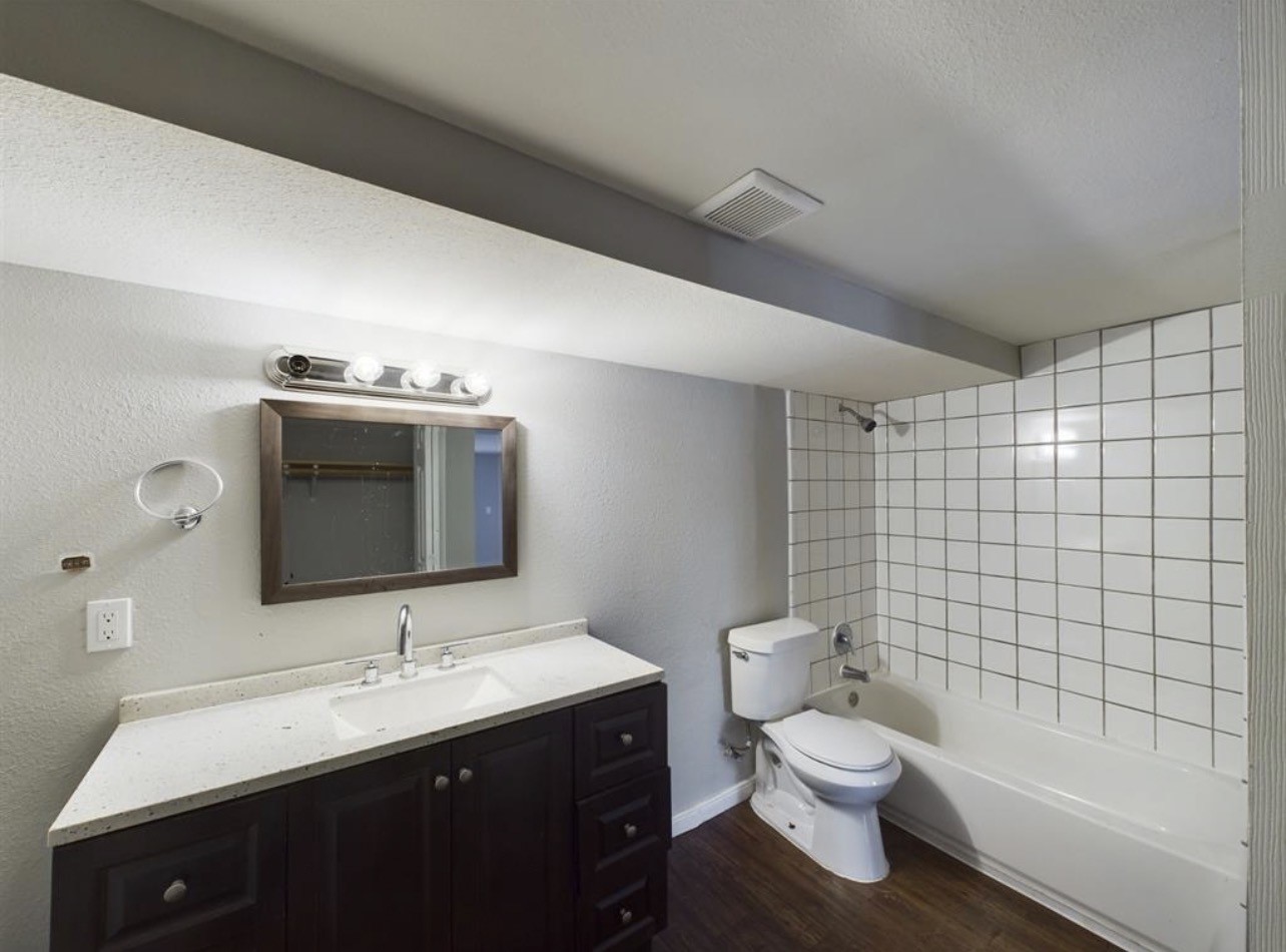 607 Enid Street 1/2 2 Property Photo 10