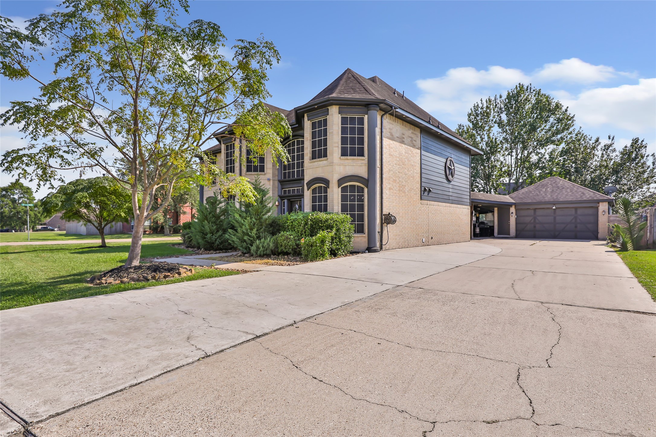 7903 Veranda Drive Property Photo 3