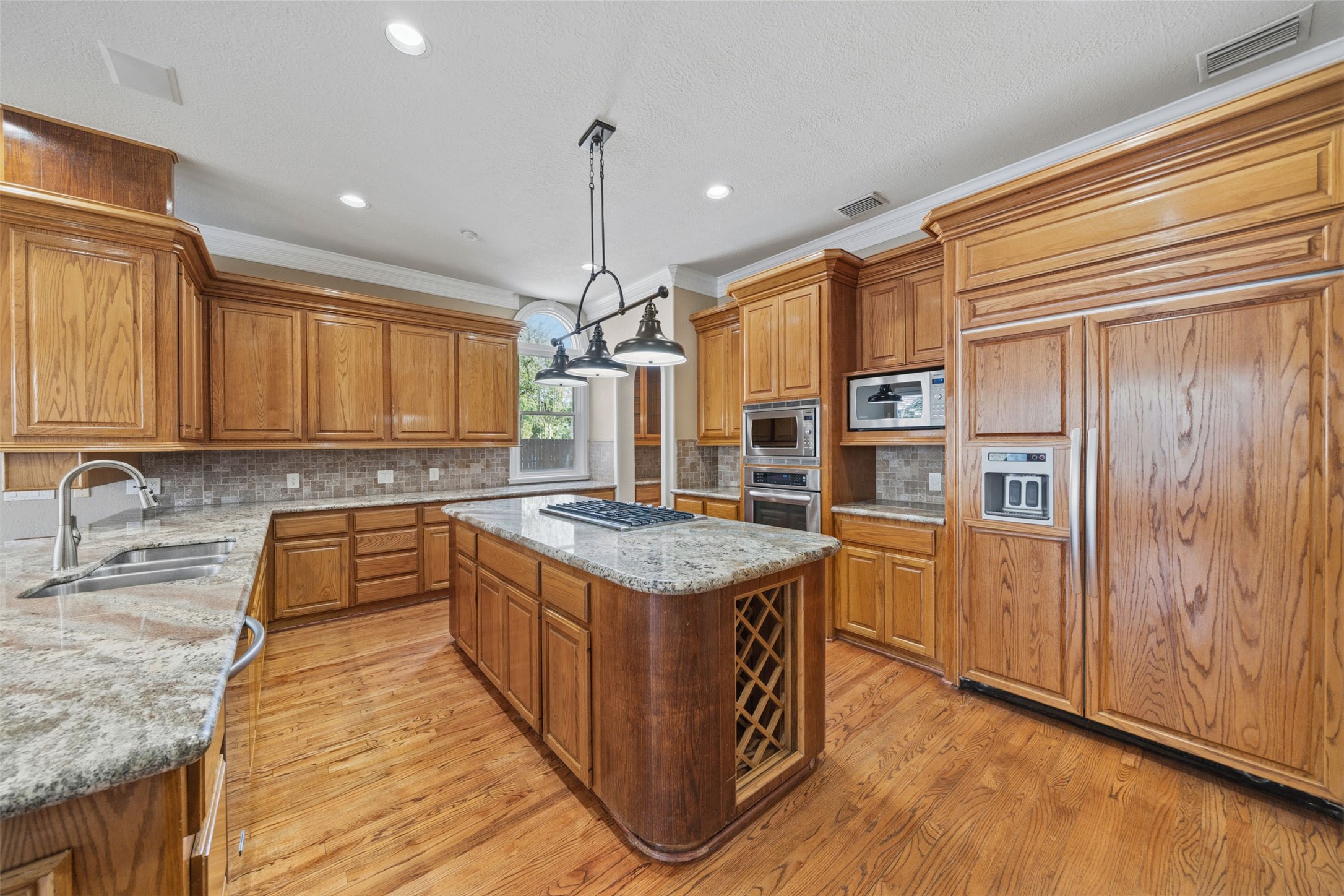 13714 Gainesway Drive Property Photo 6