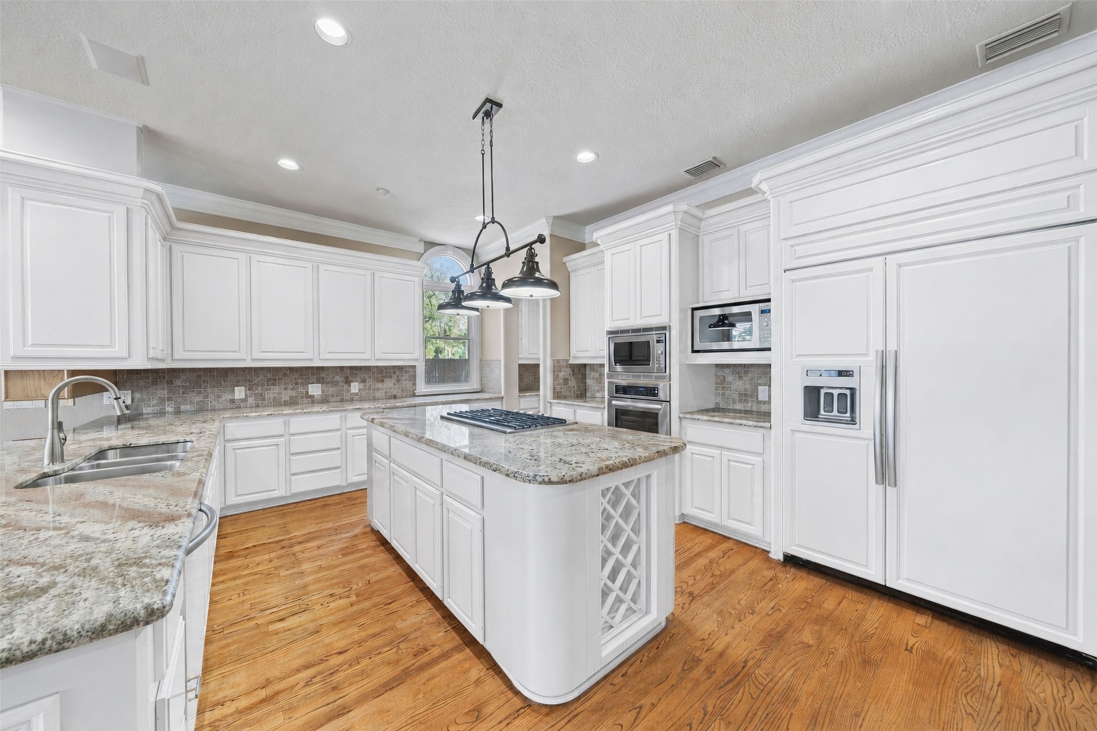 13714 Gainesway Drive Property Photo 7