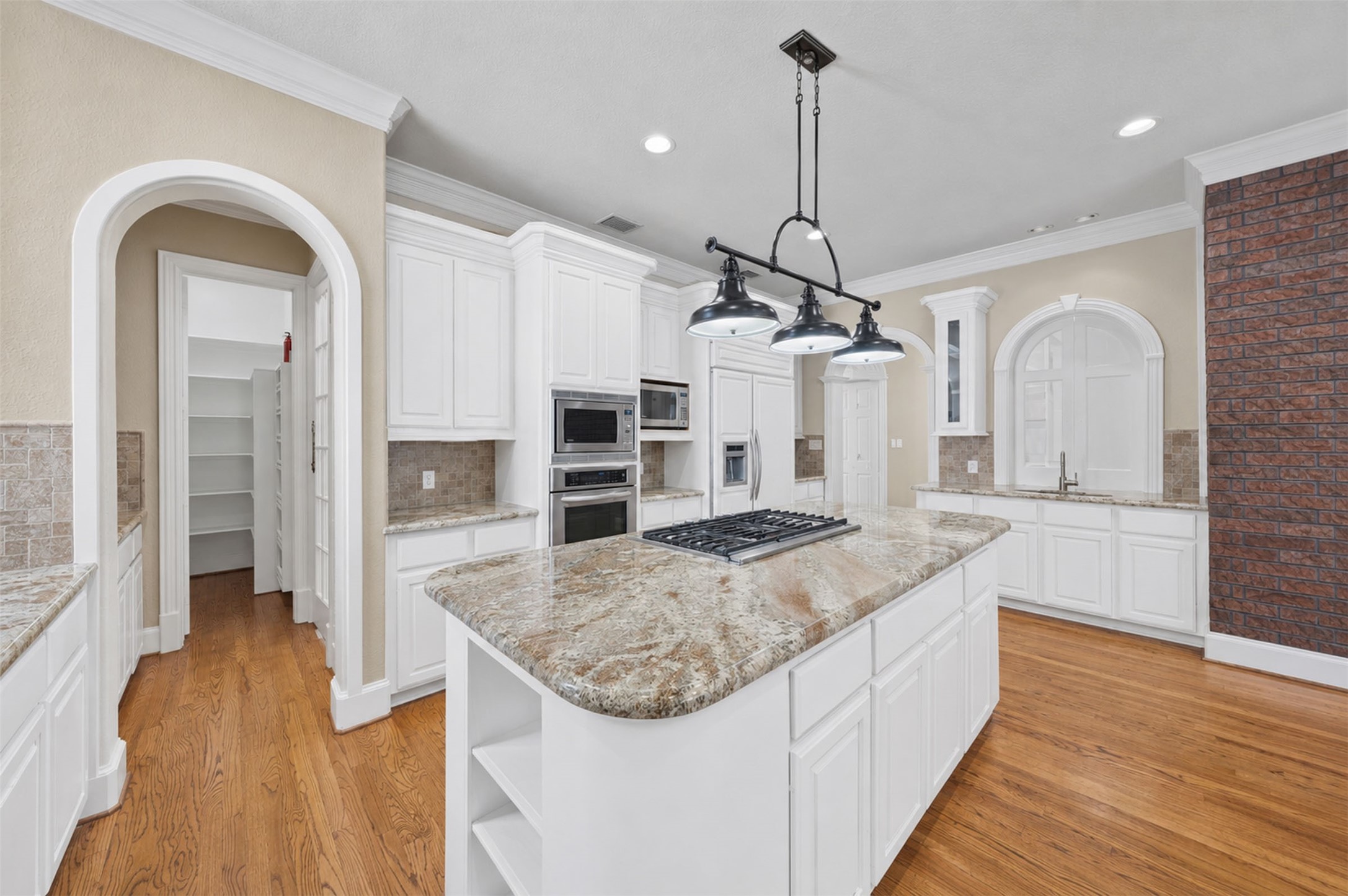 13714 Gainesway Drive Property Photo 9