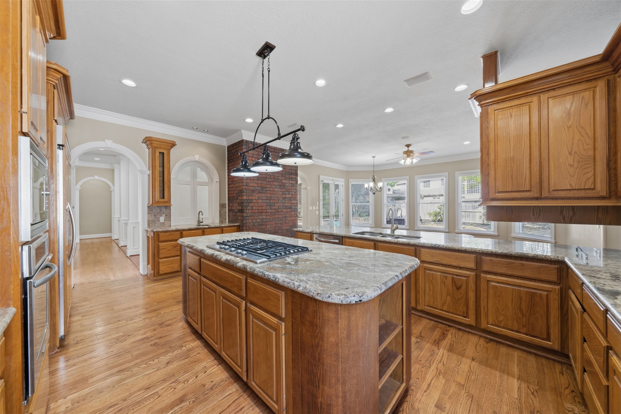 13714 Gainesway Drive Property Photo 10