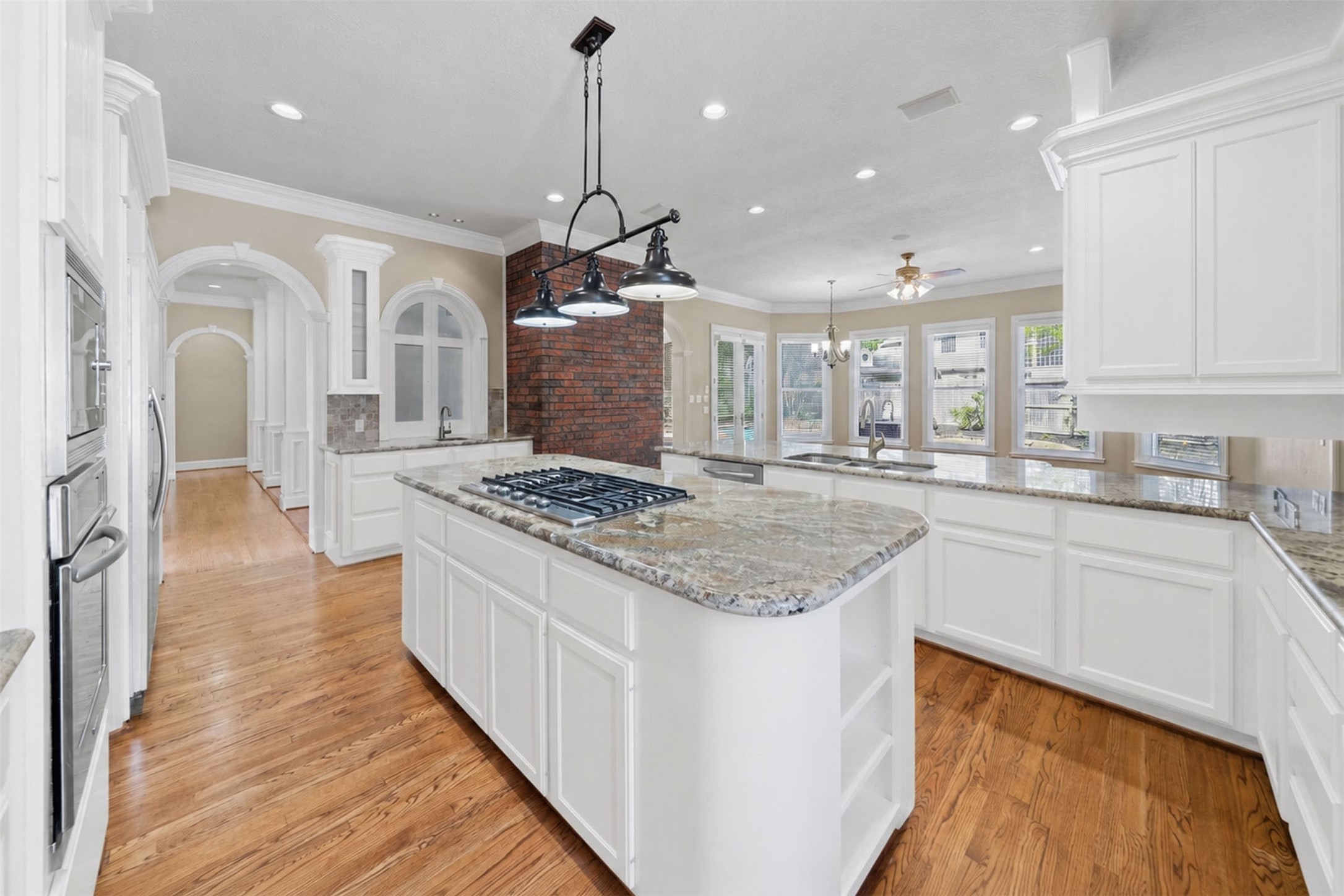 13714 Gainesway Drive Property Photo 11