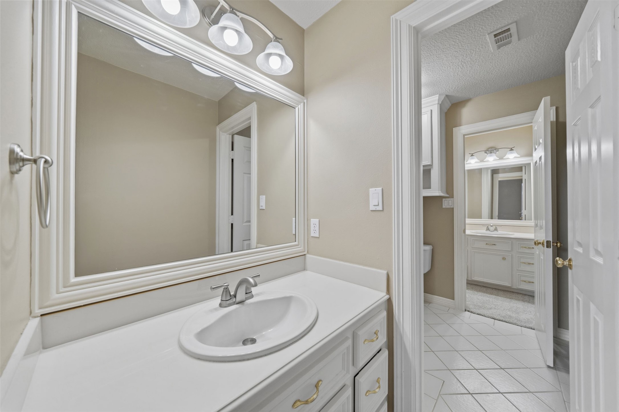 13714 Gainesway Drive Property Photo 34