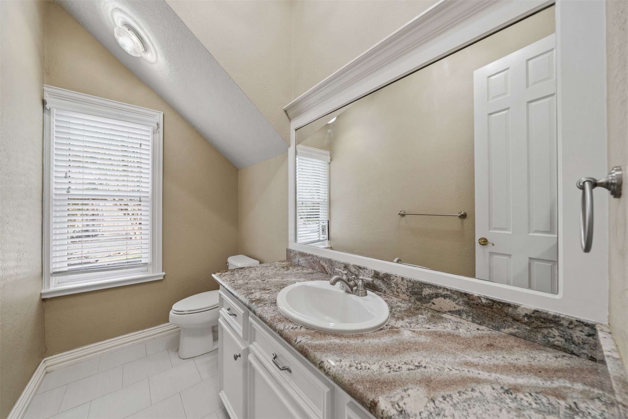13714 Gainesway Drive Property Photo 37