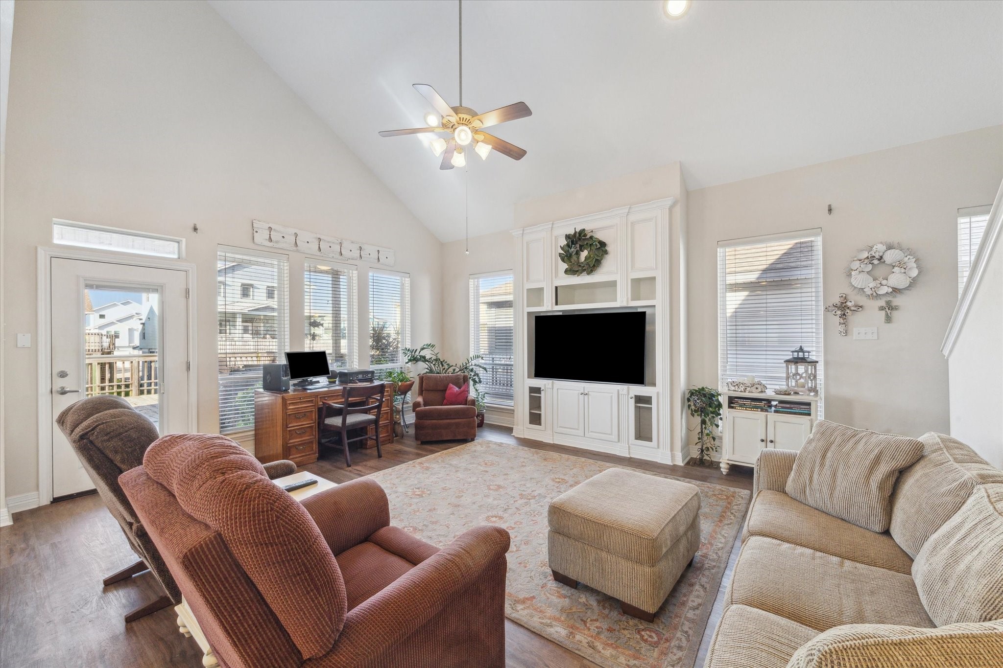 422 Windward Way Property Photo 8