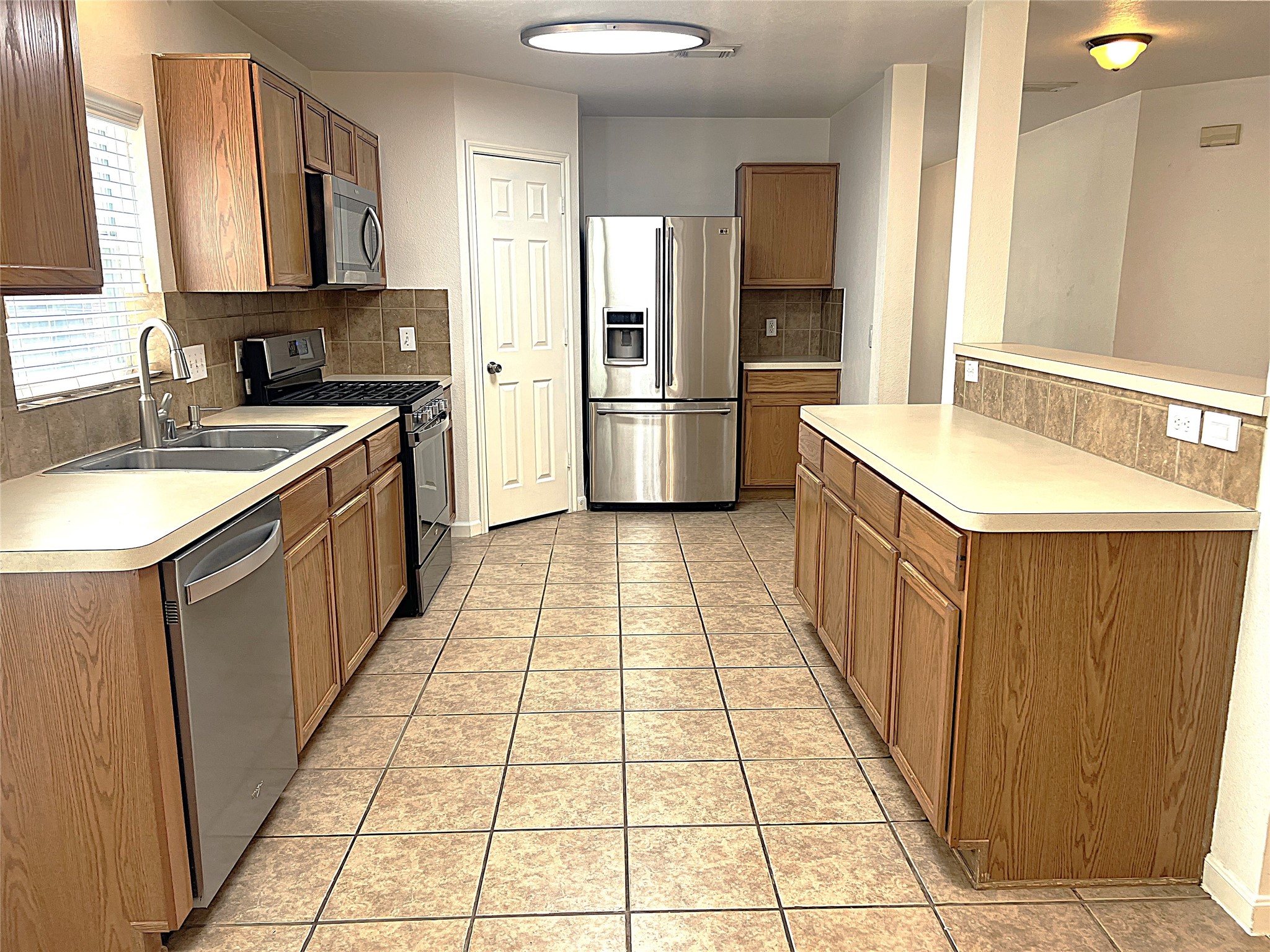4714 Glencastle Court Property Photo 6