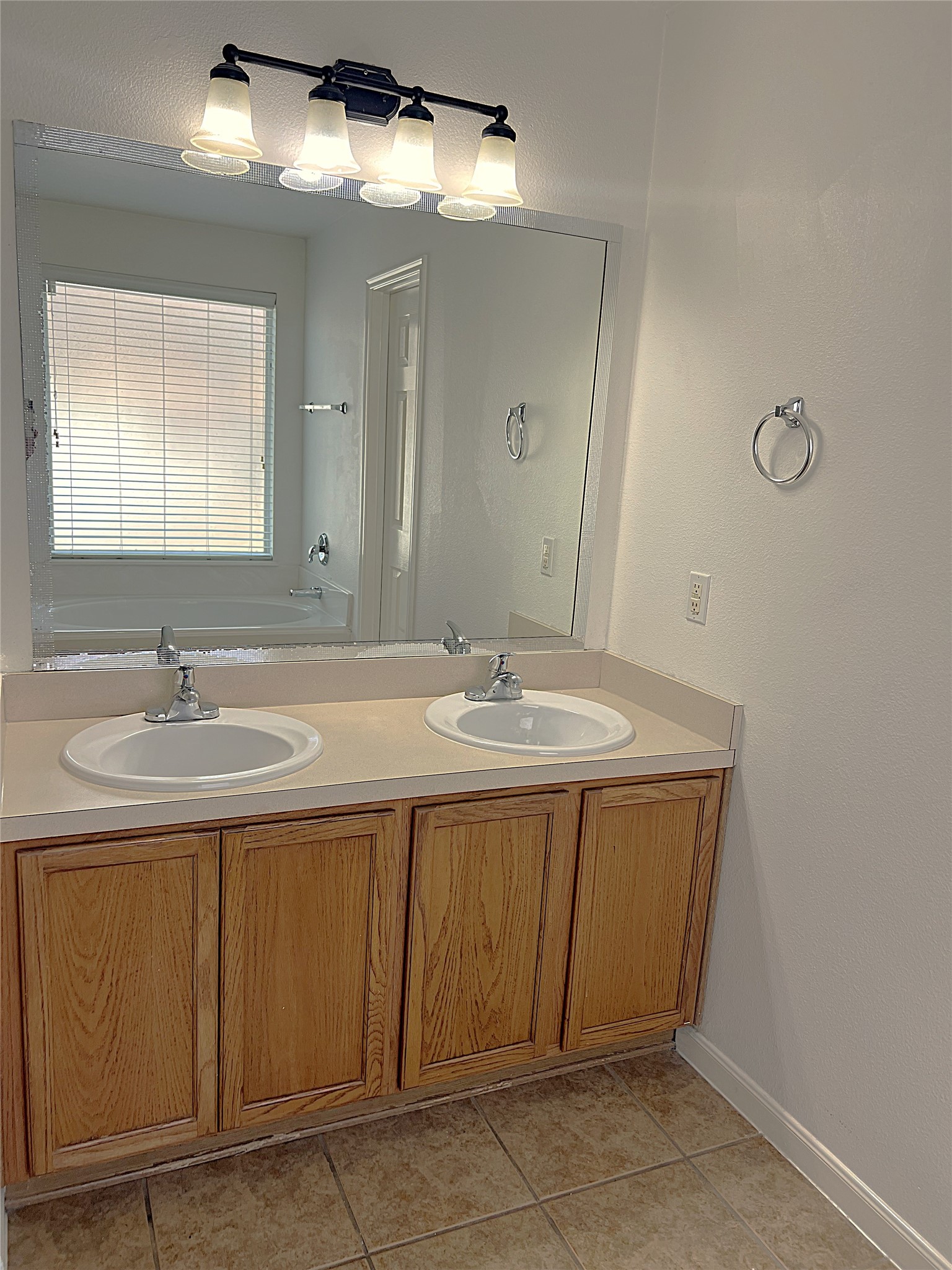 4714 Glencastle Court Property Photo 15