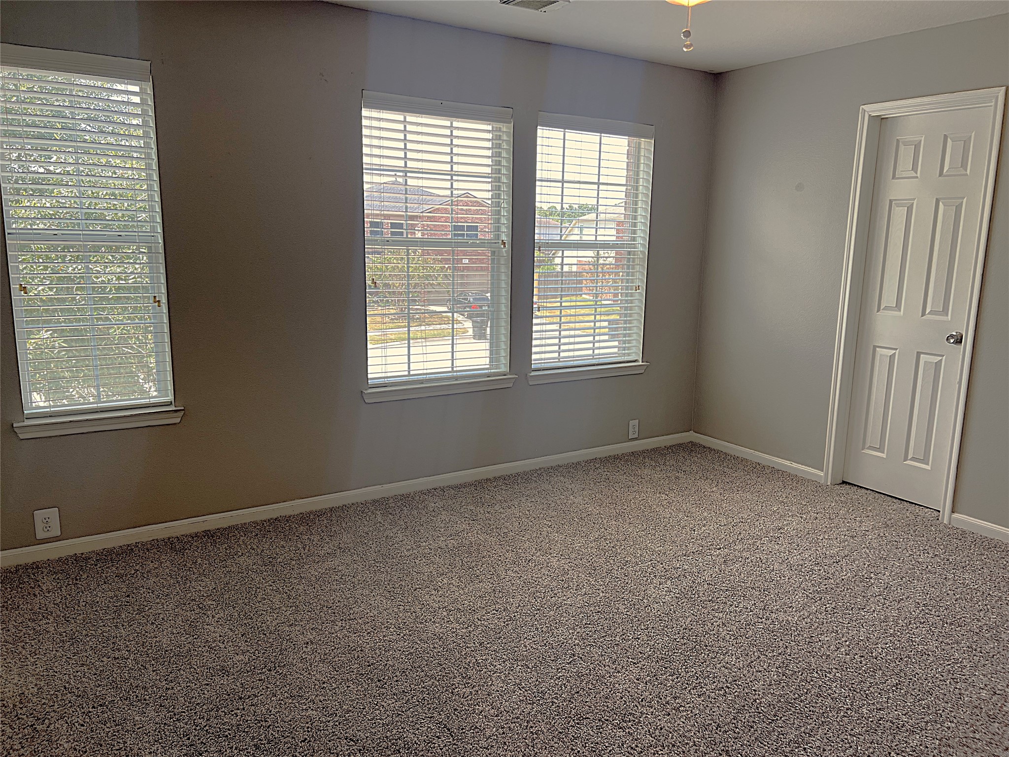 4714 Glencastle Court Property Photo 28