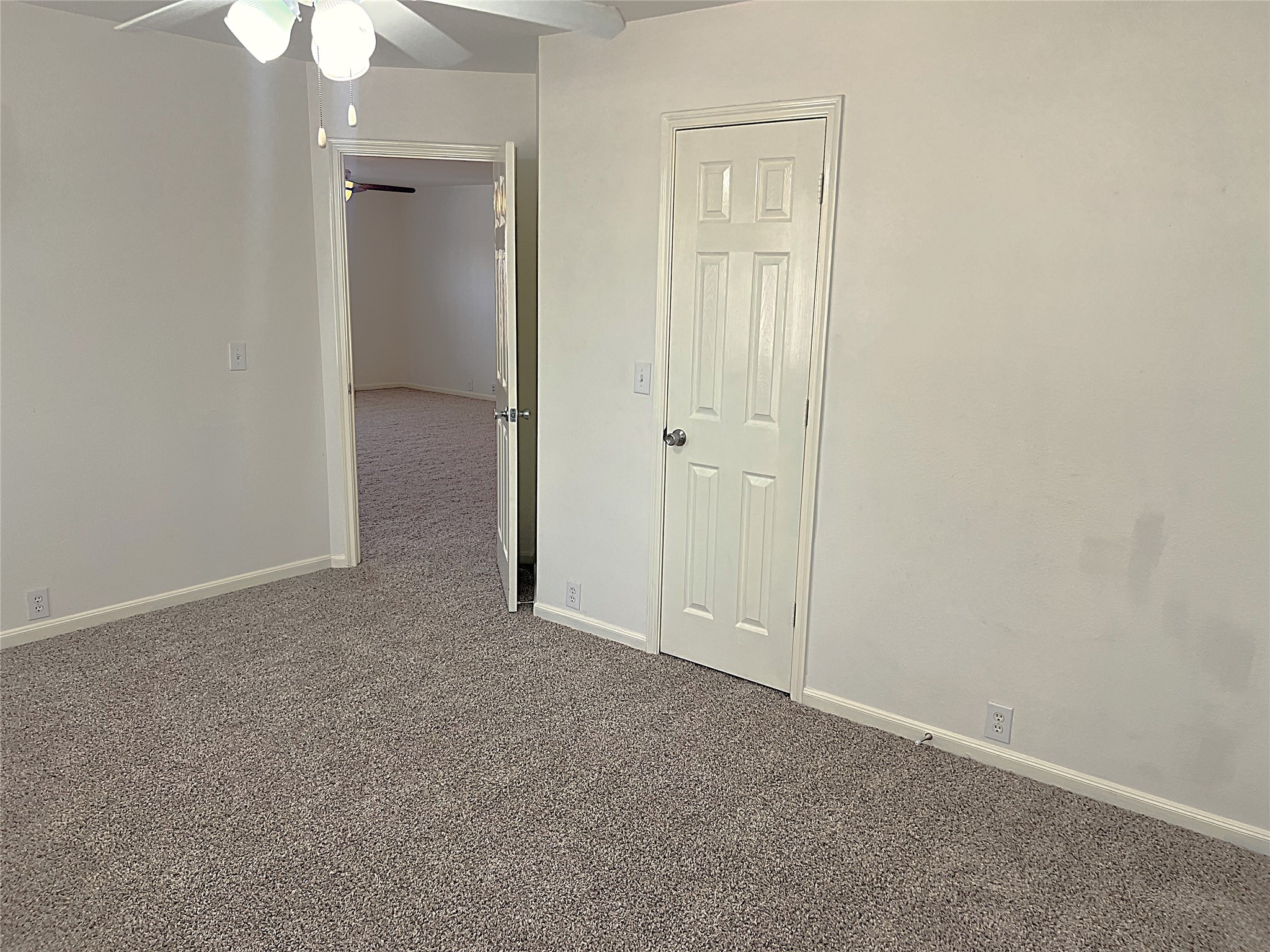 4714 Glencastle Court Property Photo 32